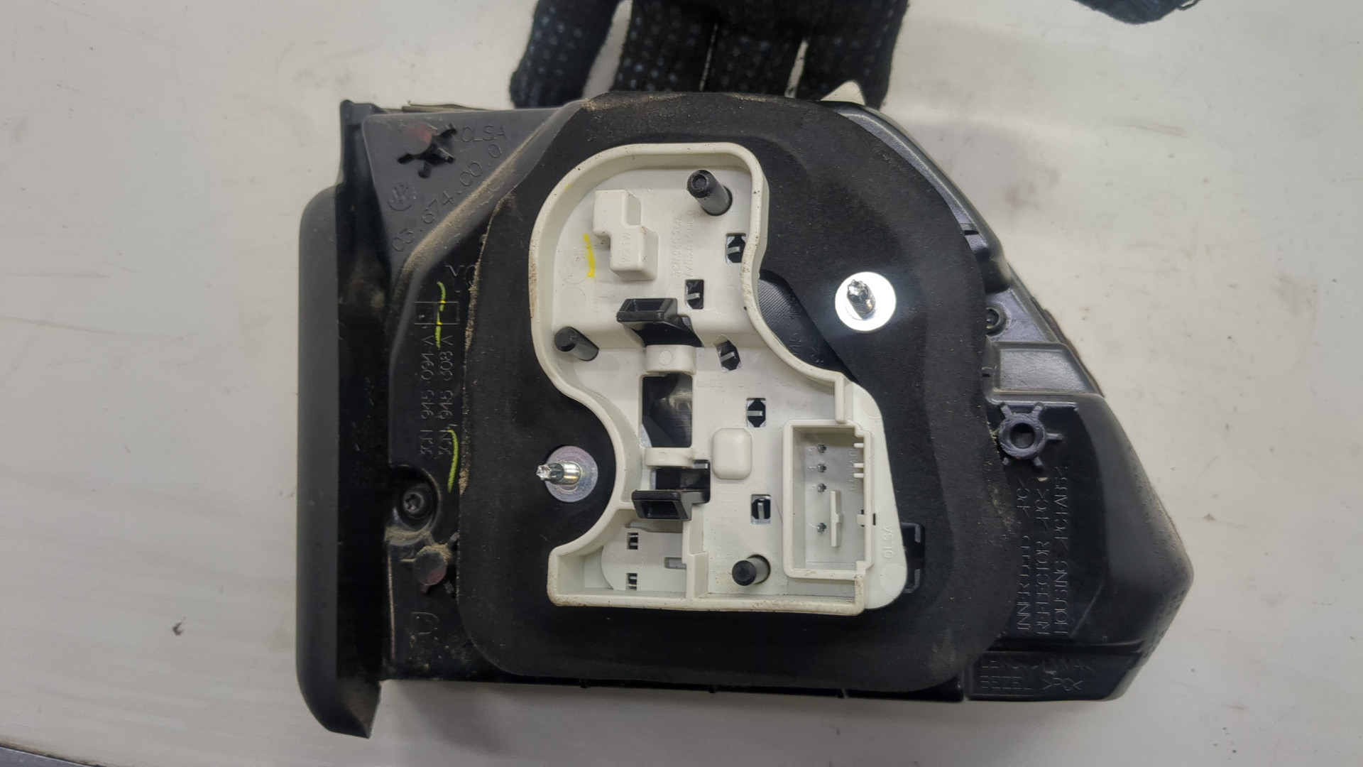 Фонарь задний внутренний правый