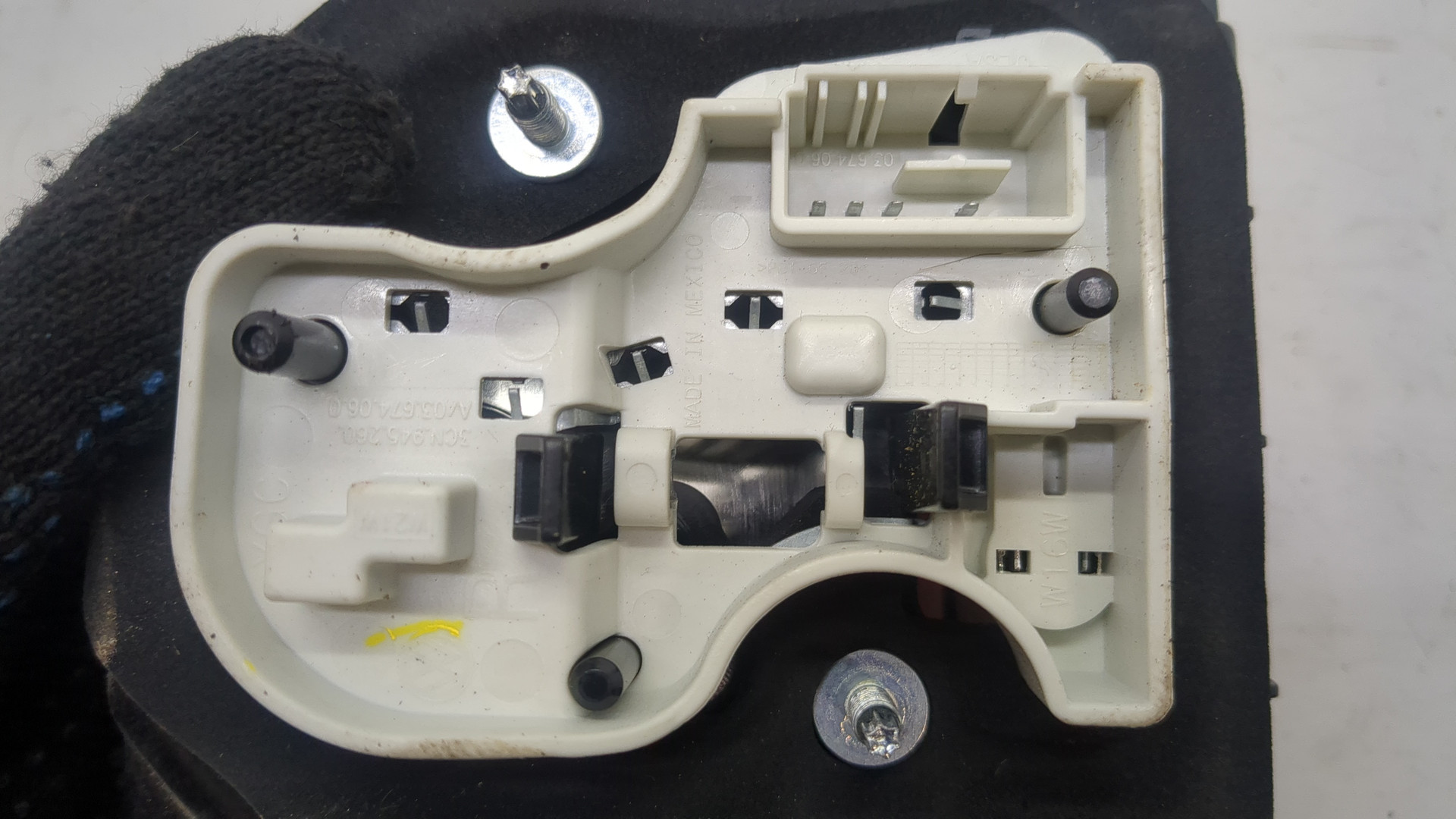 Фонарь задний внутренний правый