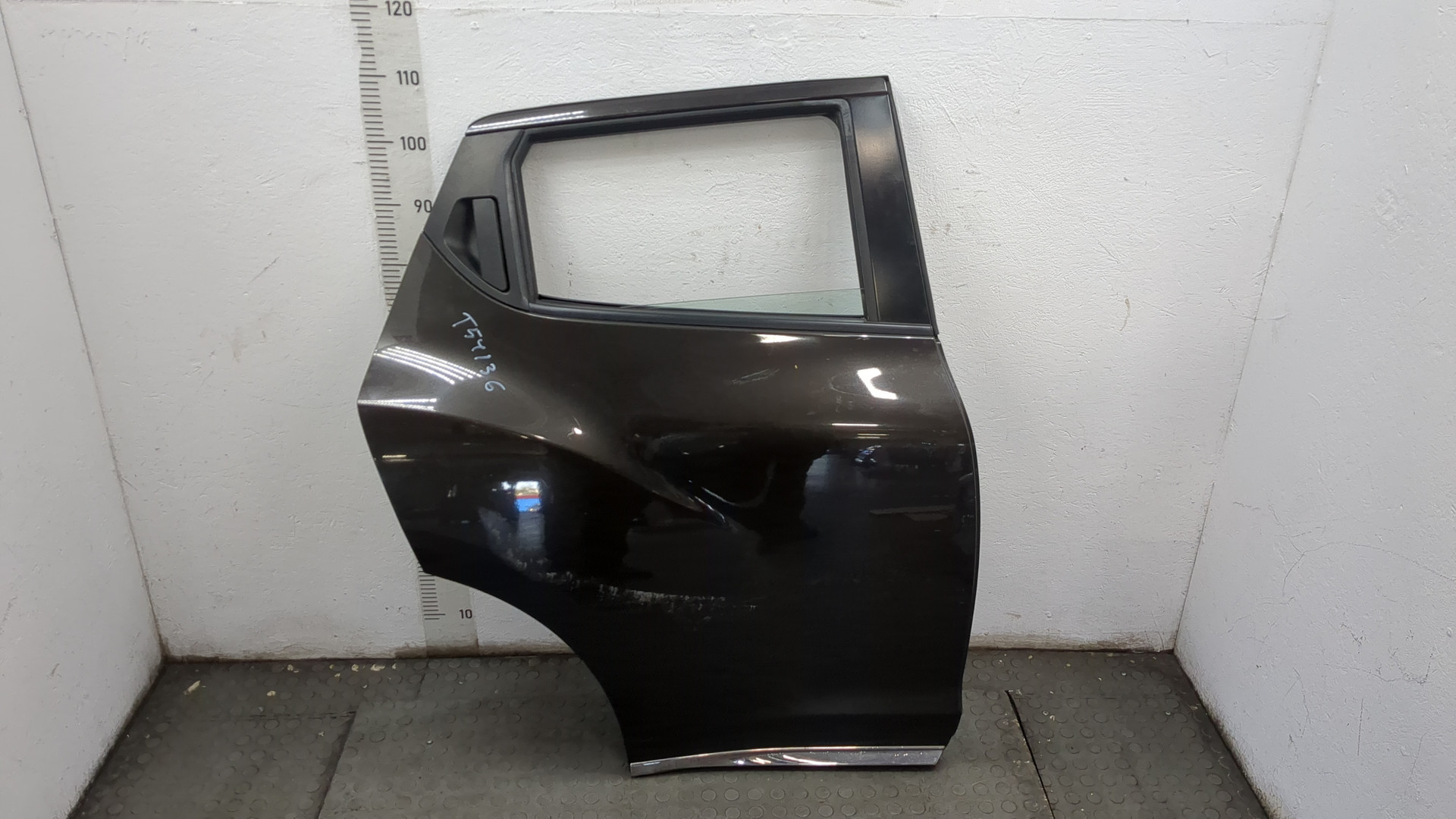 Дверь задняя правая