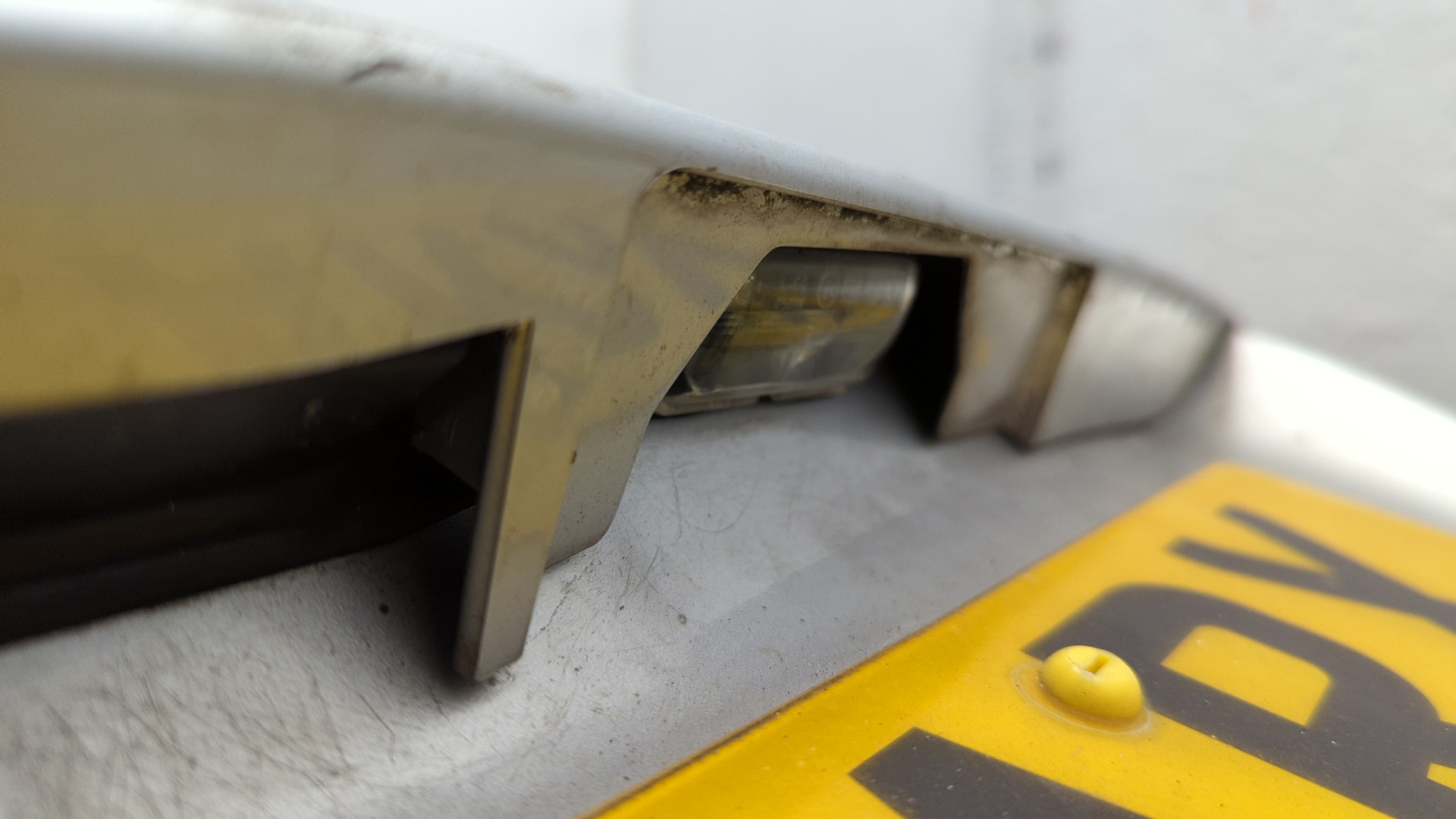 Дверь багажника