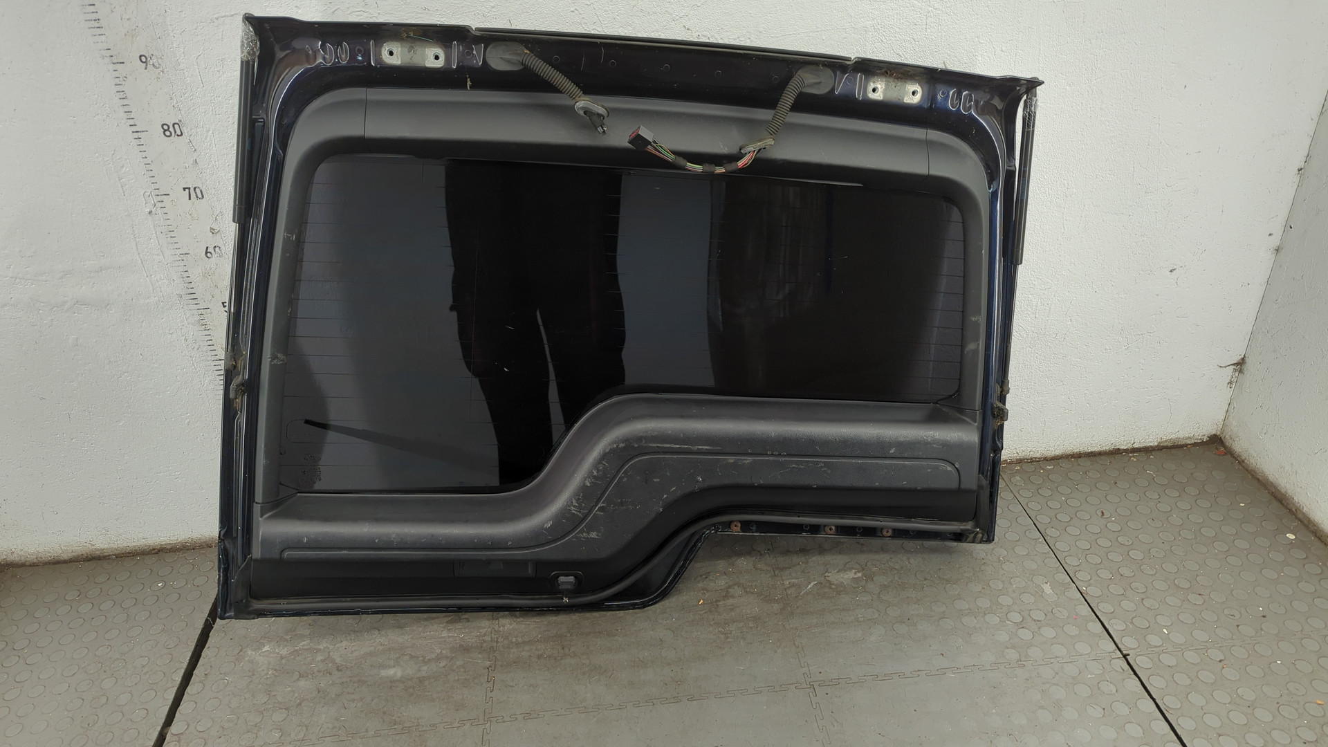 Дверь багажника