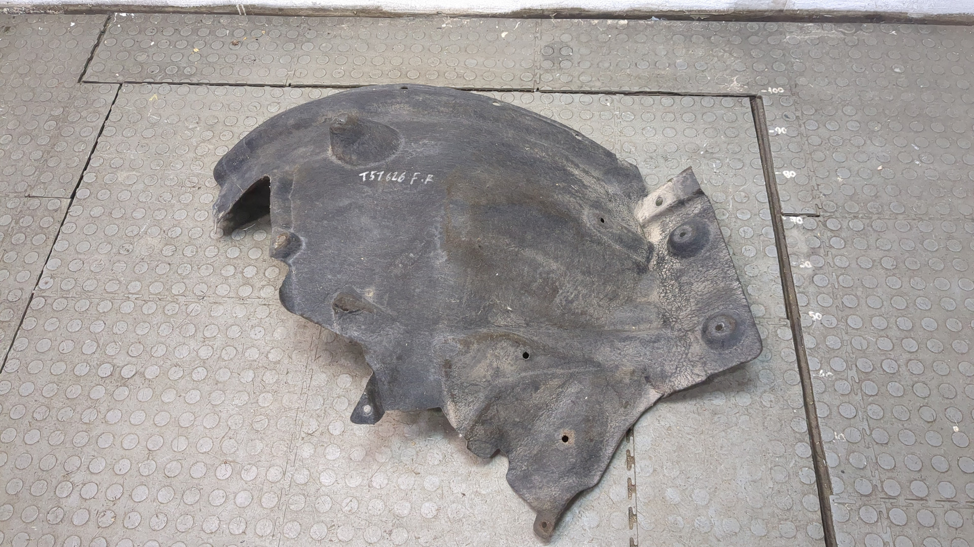 Локер передний правый