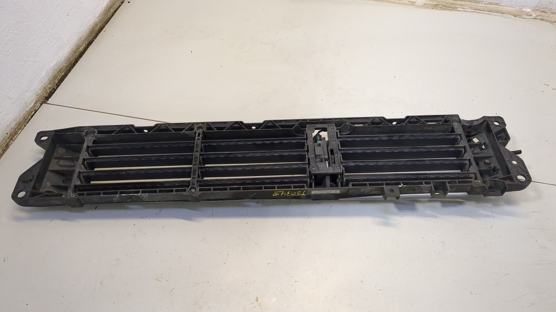 Жалюзи (воздуховод) бампера переднего