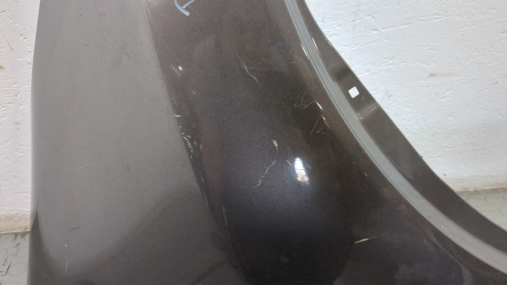 Крыло переднее правое