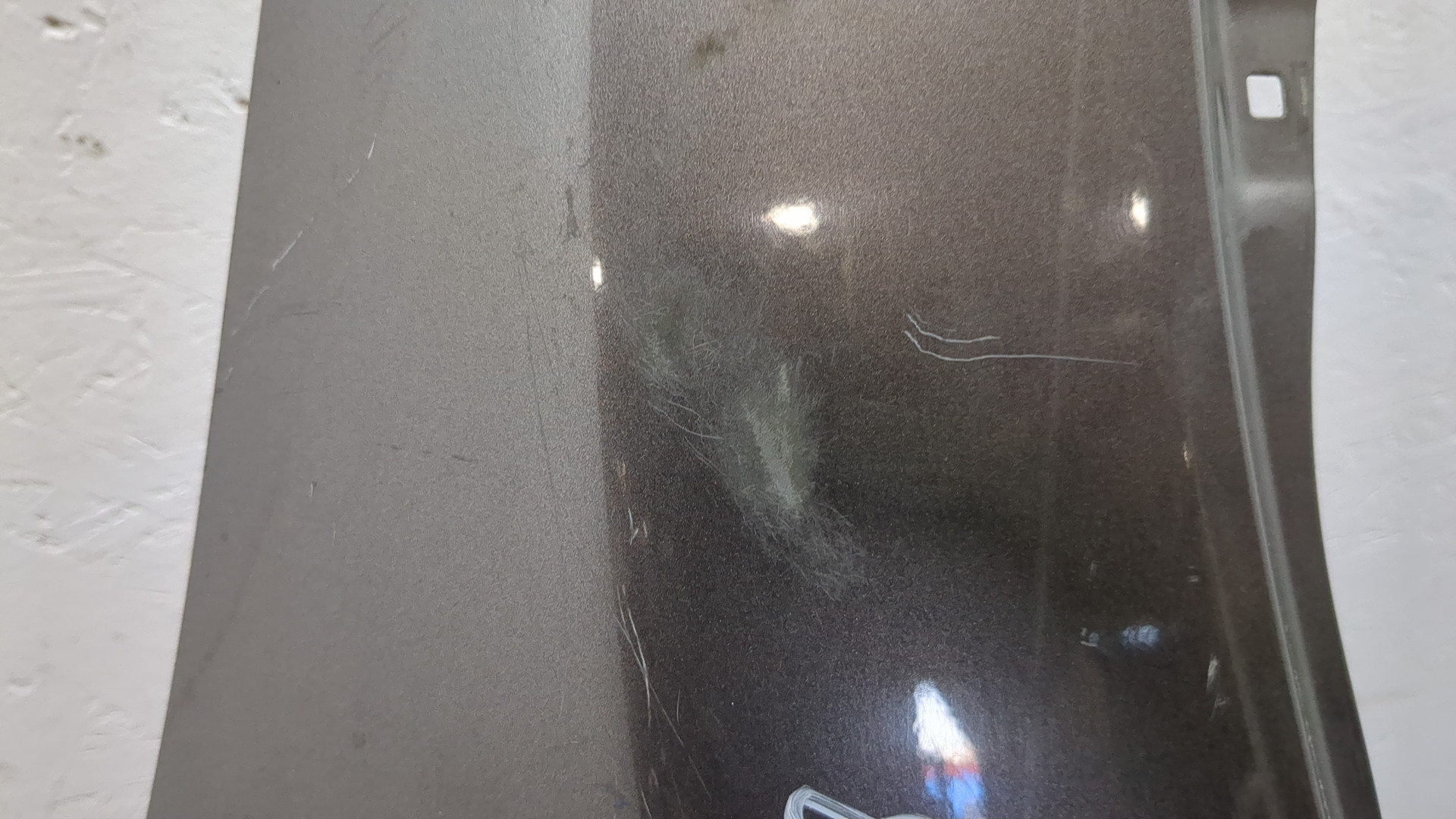 Крыло переднее правое