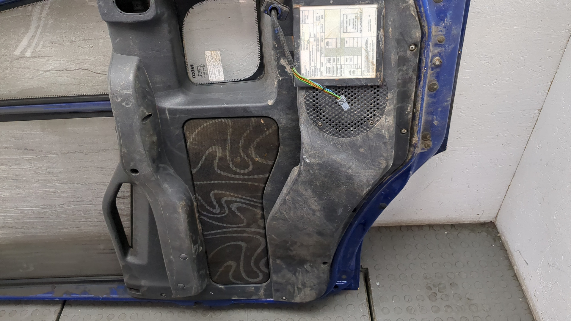 Дверь передняя левая