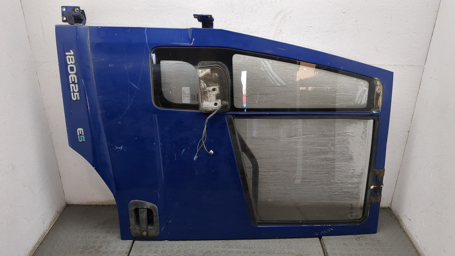 Дверь передняя левая