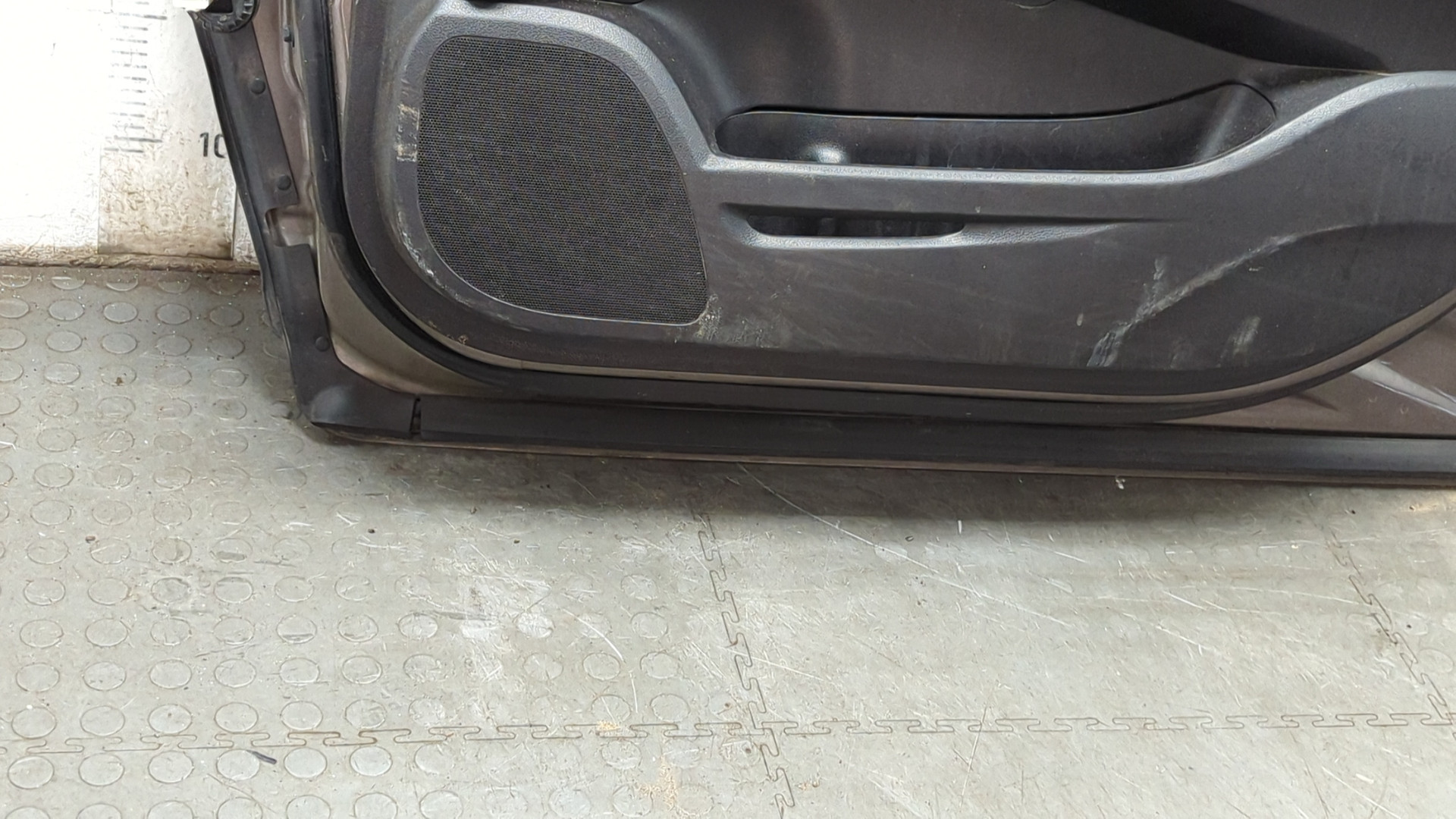 Дверь передняя правая