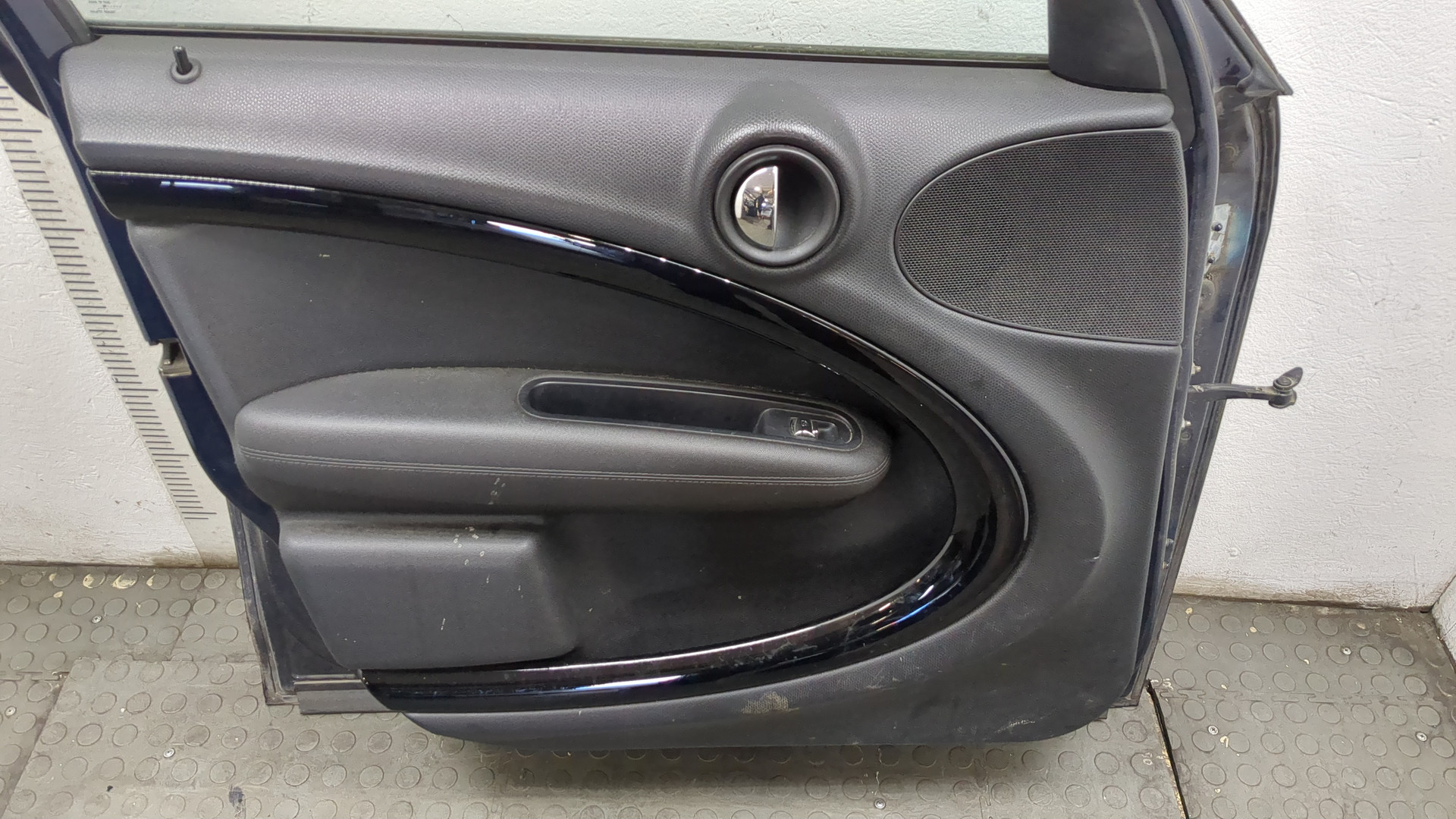 Дверь передняя левая