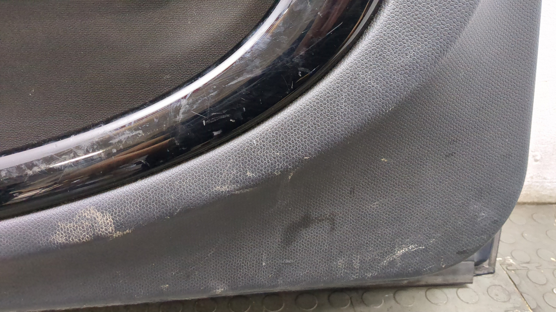 Дверь передняя левая