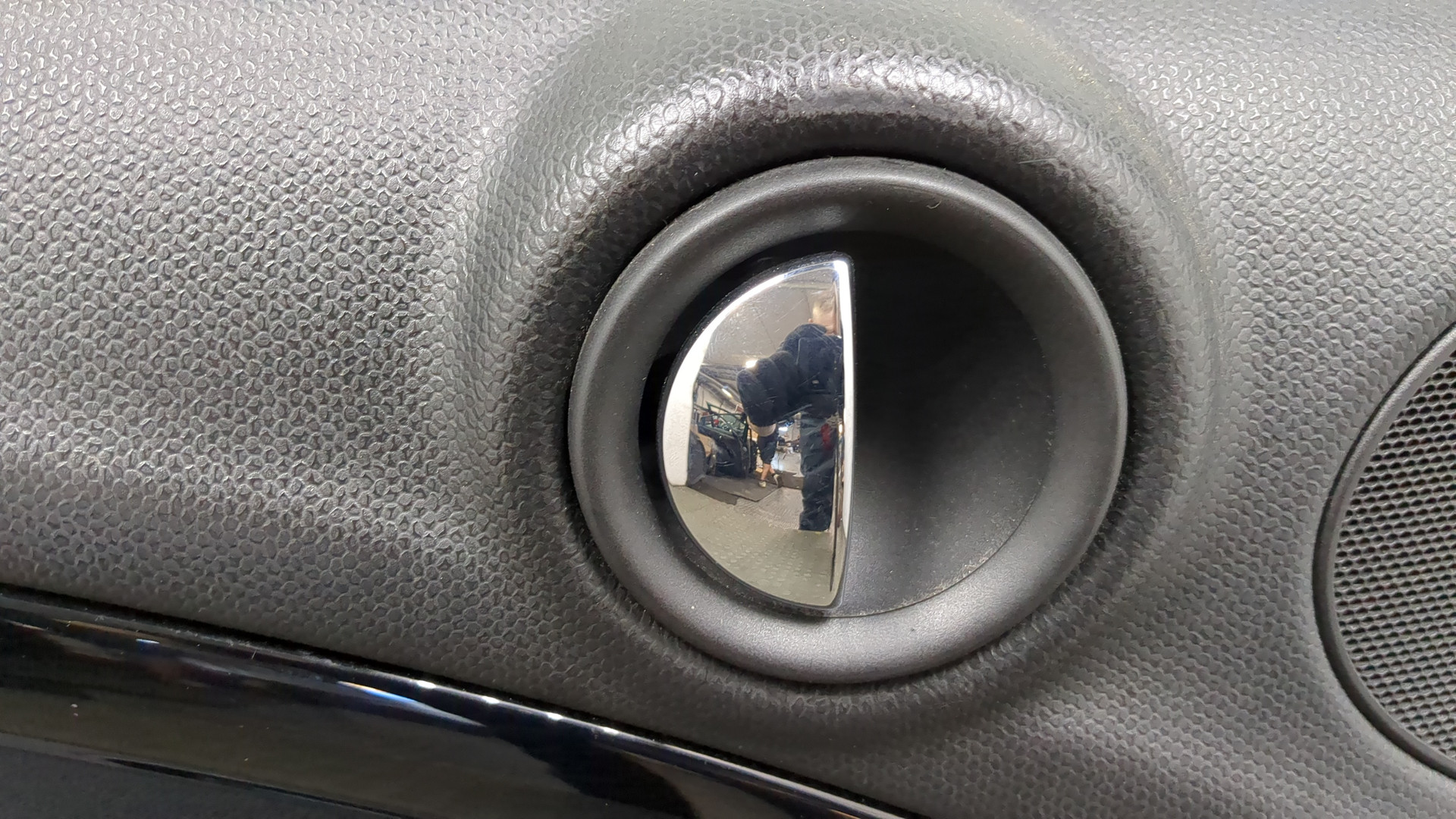 Дверь передняя левая