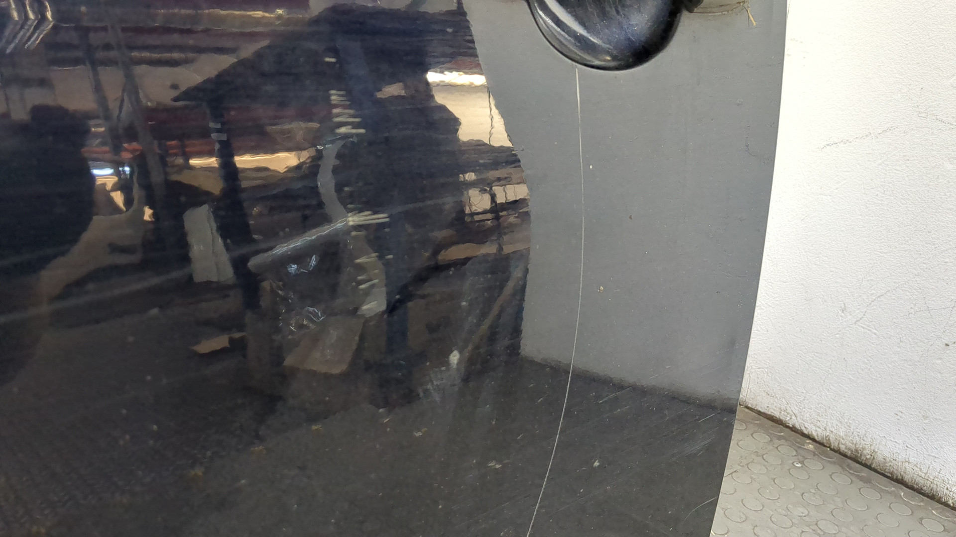 Дверь передняя левая