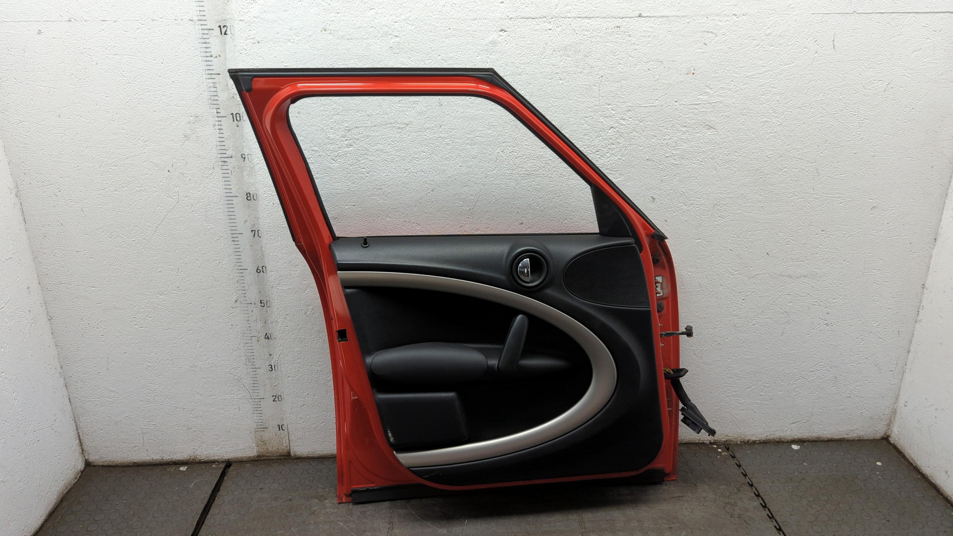 Дверь передняя левая