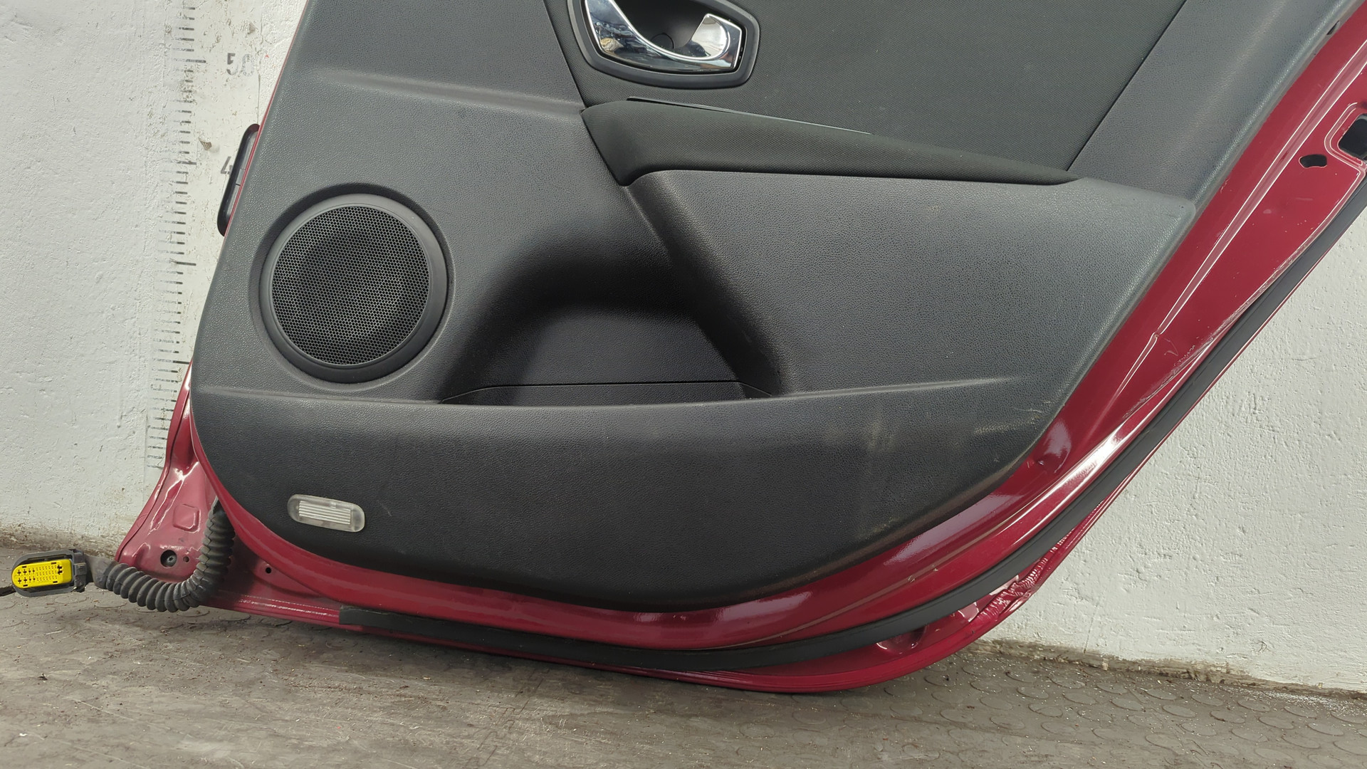 Дверь задняя правая