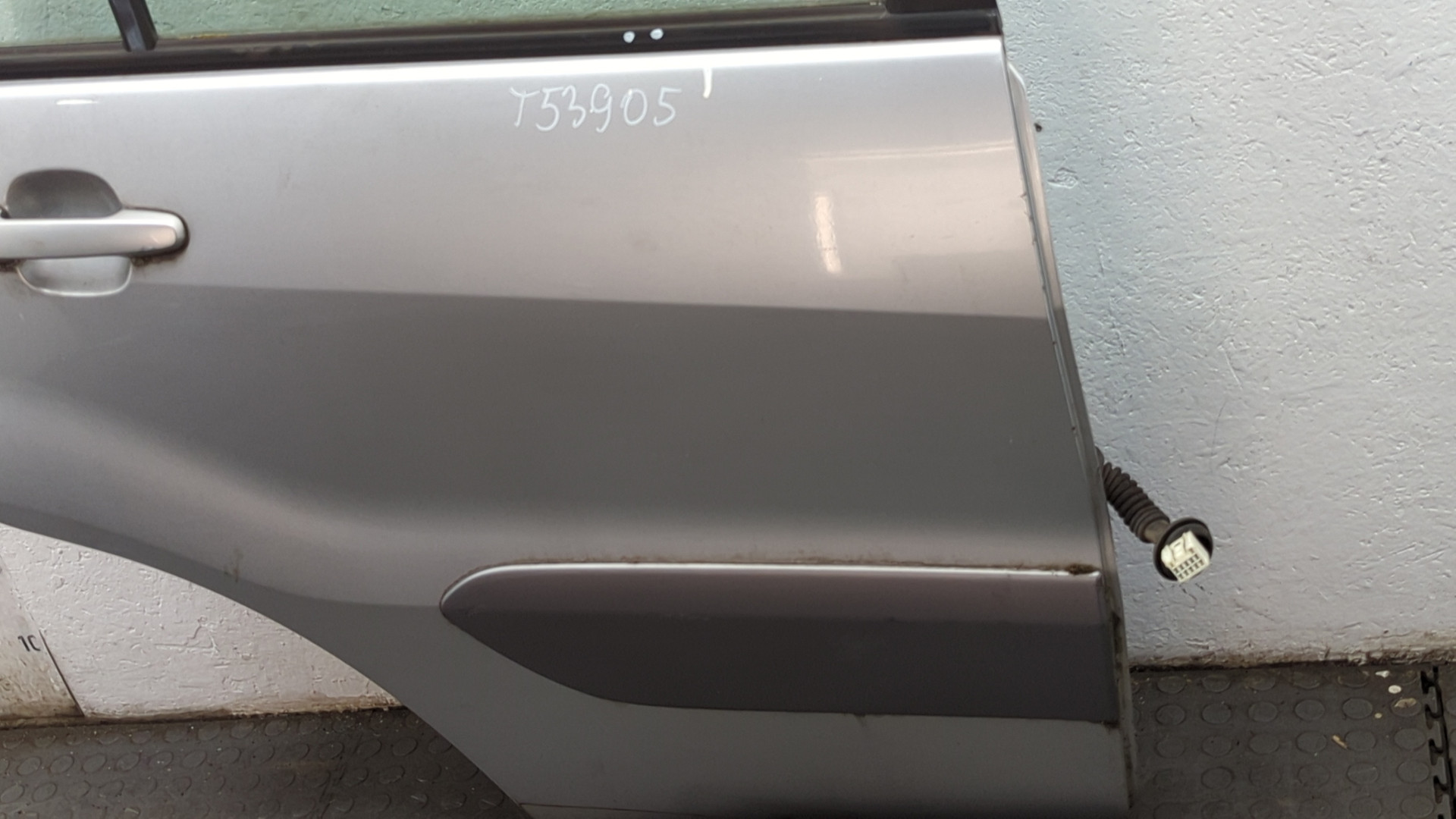 Дверь задняя правая