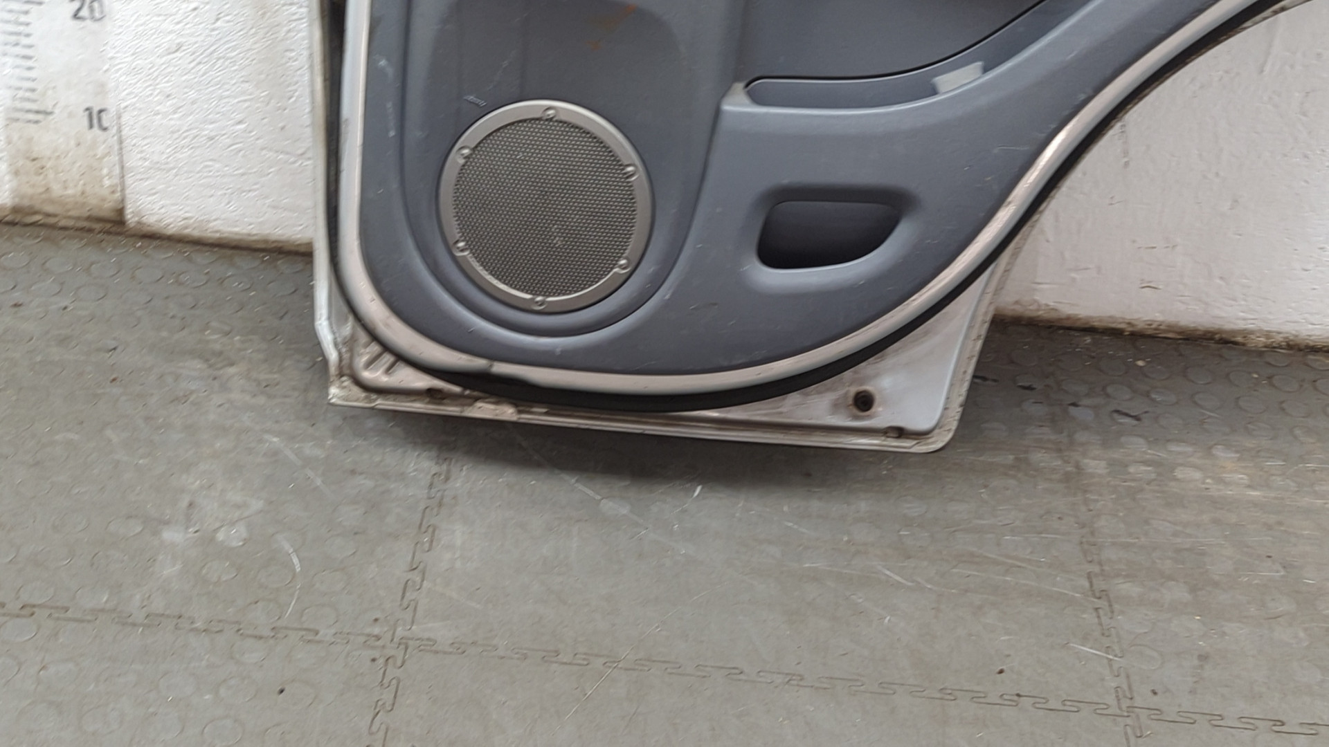 Дверь задняя правая