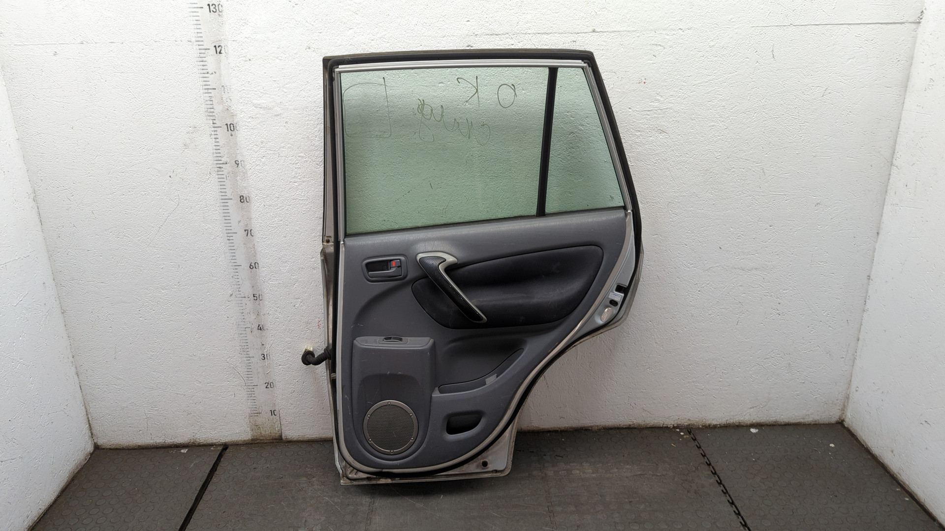 Дверь задняя правая