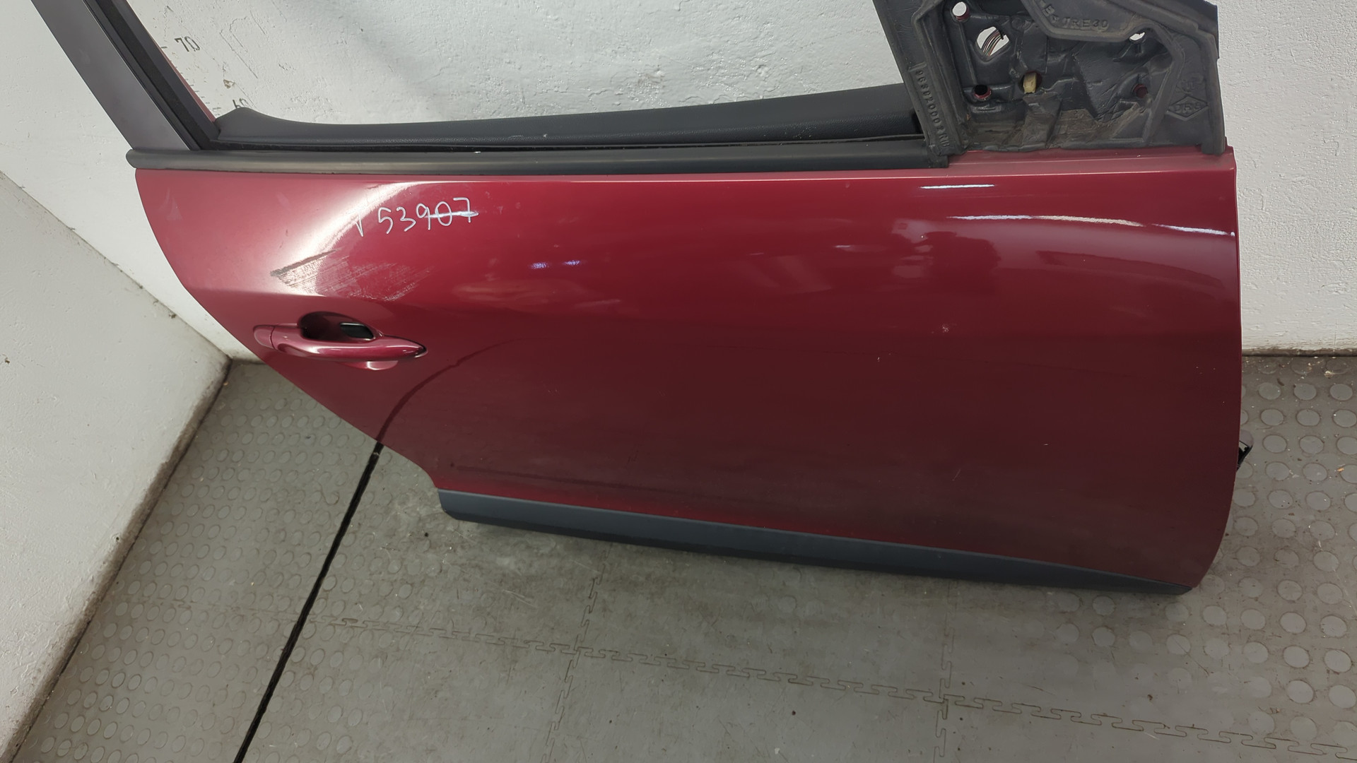 Дверь передняя правая