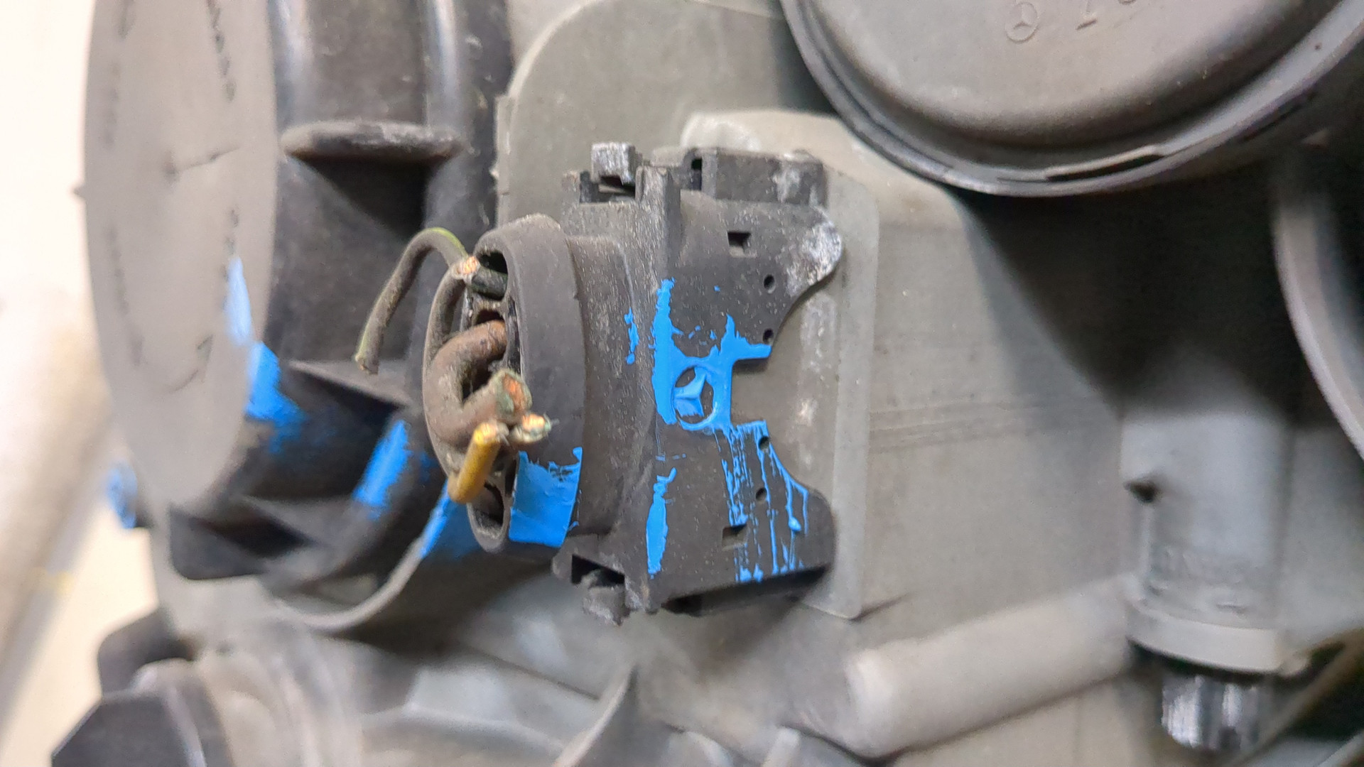 Фара правая