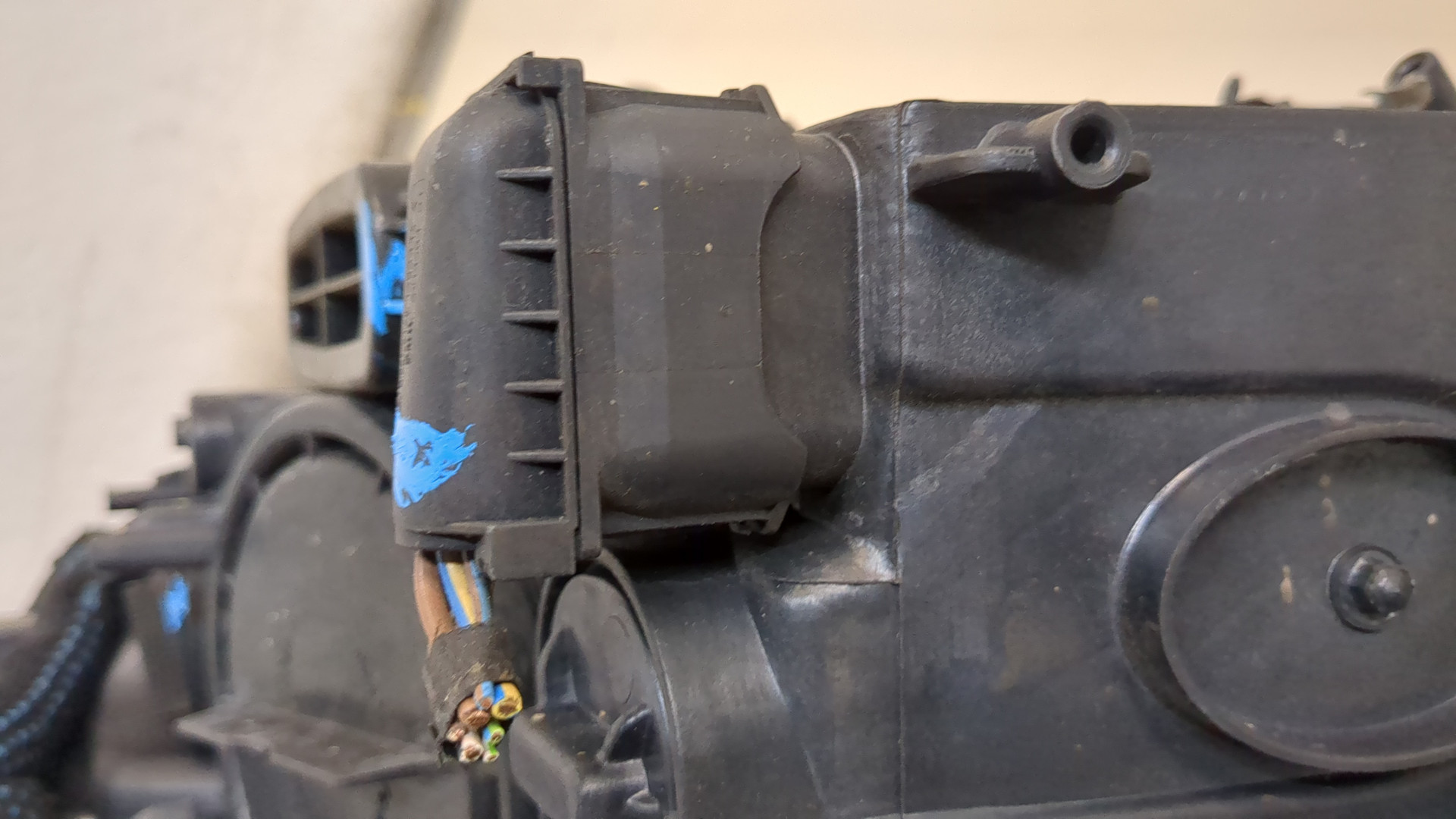 Фара правая