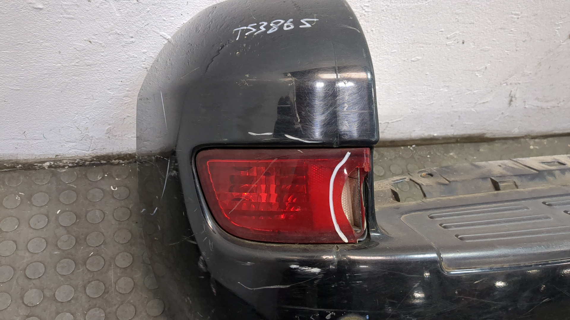 Бампер задний