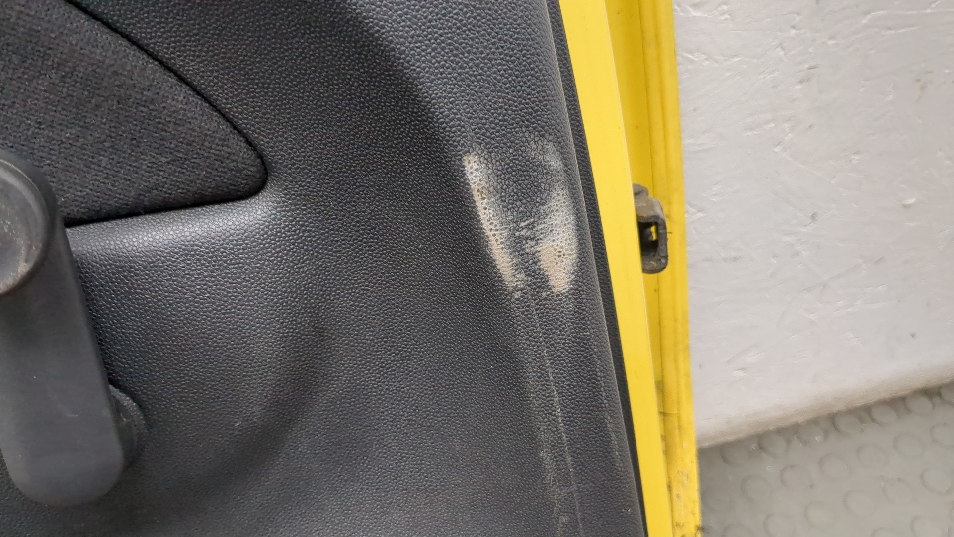 Дверь задняя левая