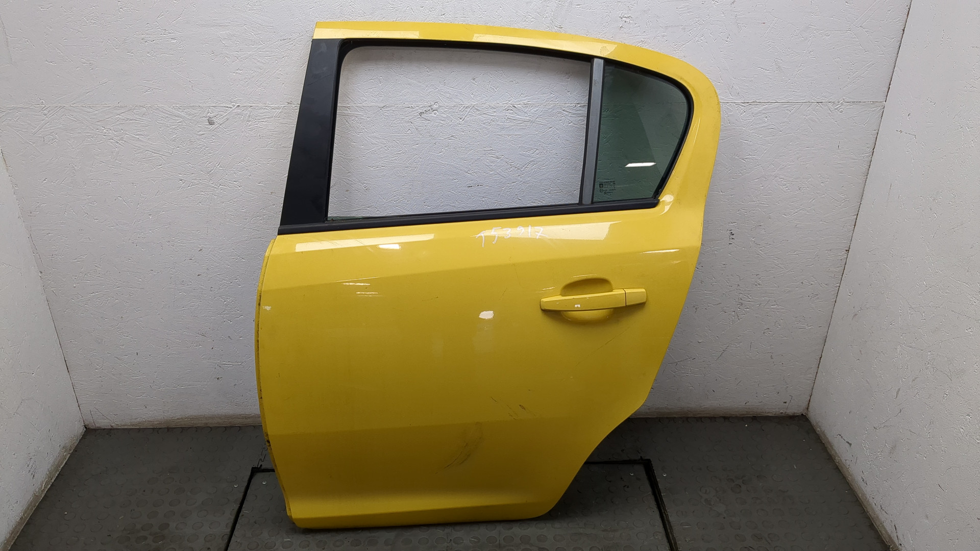 Дверь задняя левая