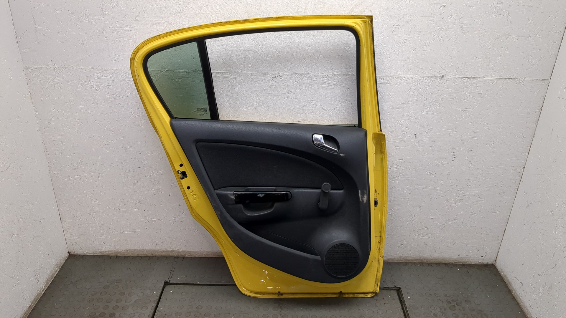 Дверь задняя левая