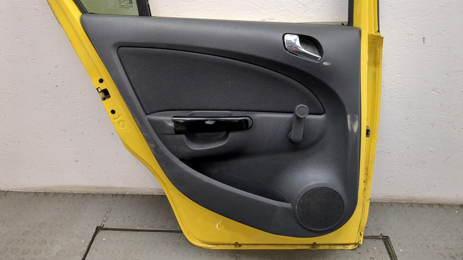 Дверь задняя левая