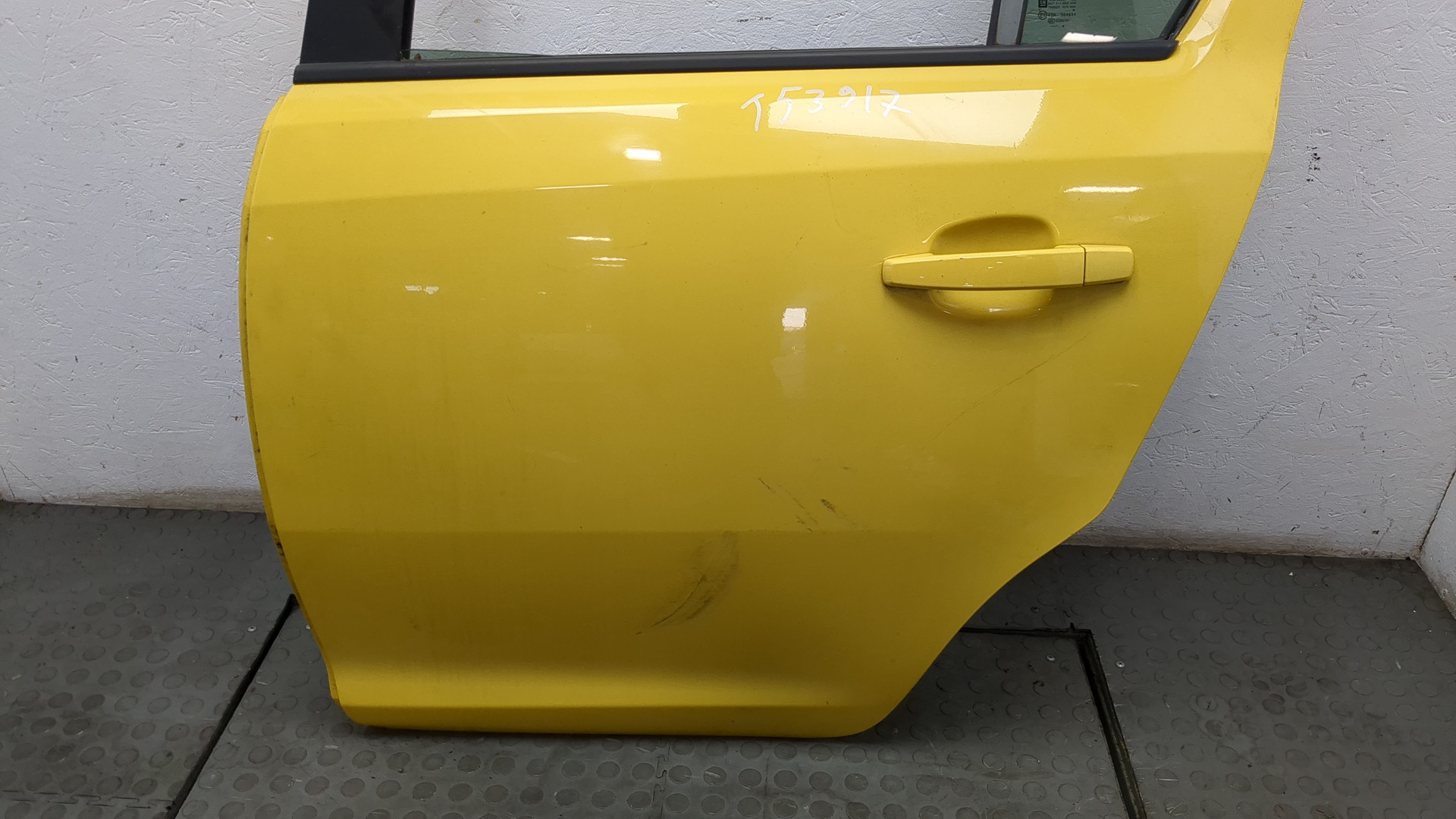 Дверь задняя левая