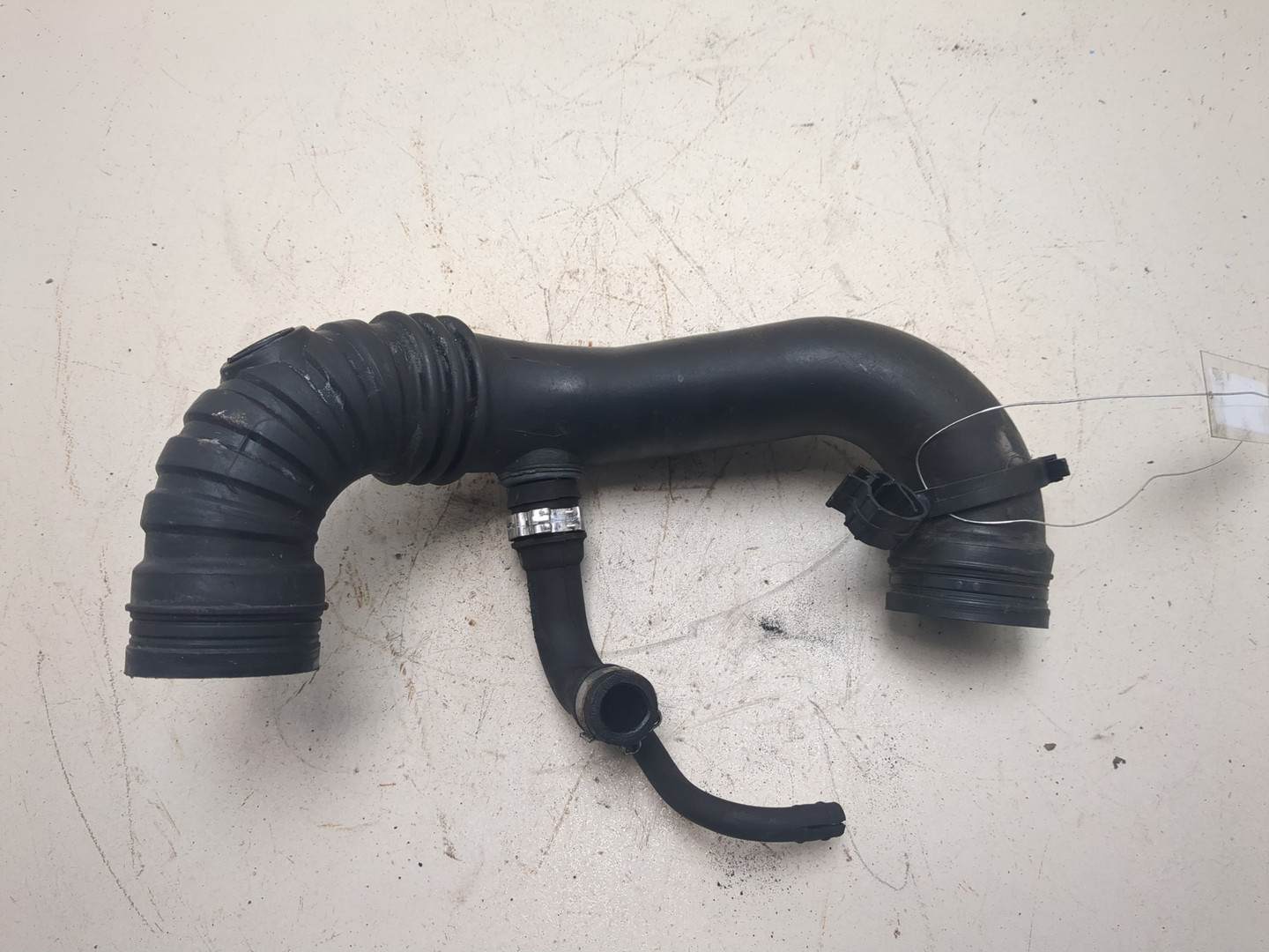 Патрубок воздушного фильтра