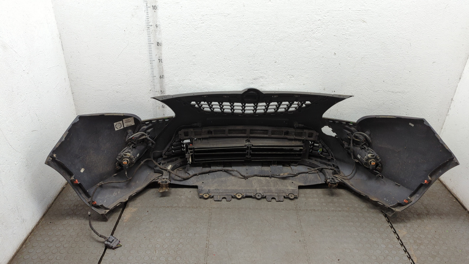 Бампер передний