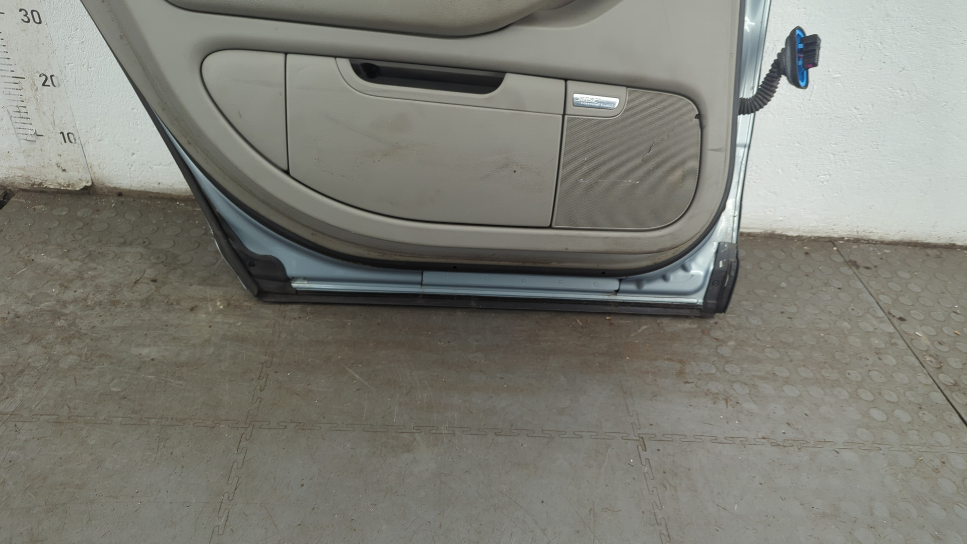 Дверь задняя левая