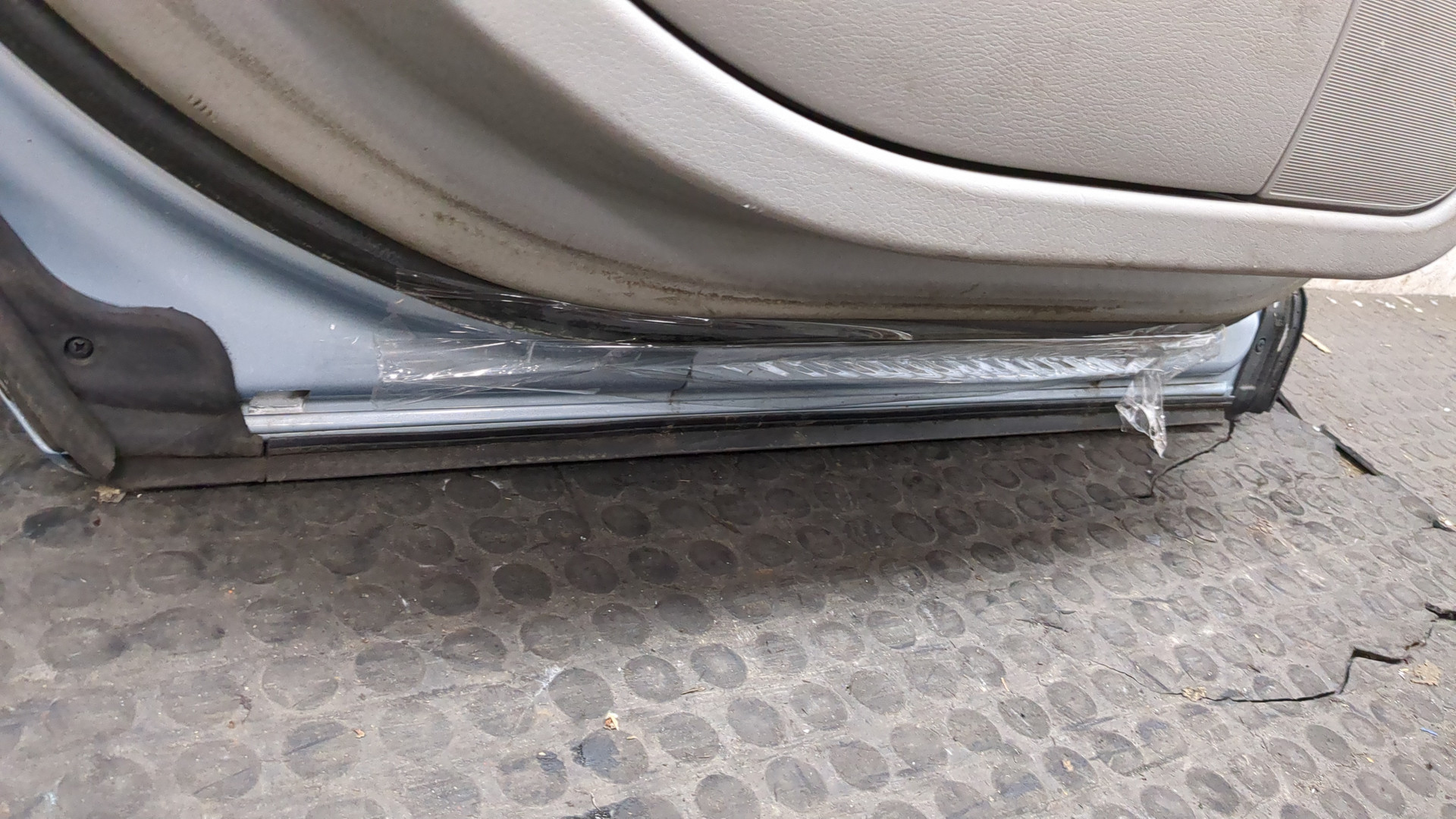 Дверь задняя левая