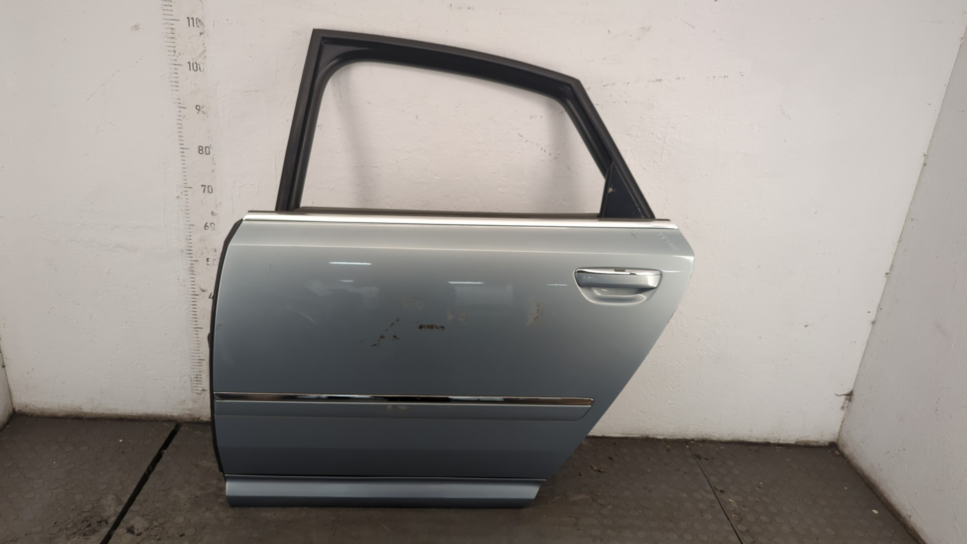 Дверь задняя левая