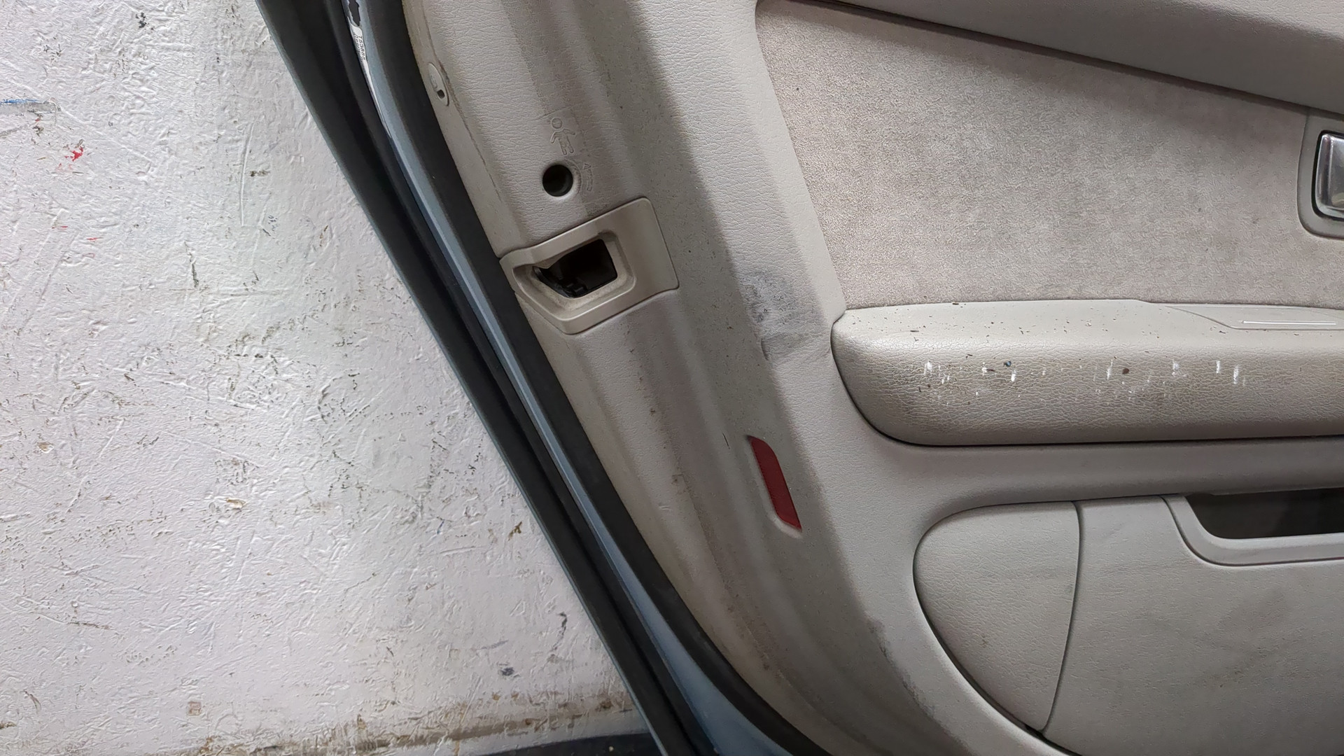 Дверь задняя левая