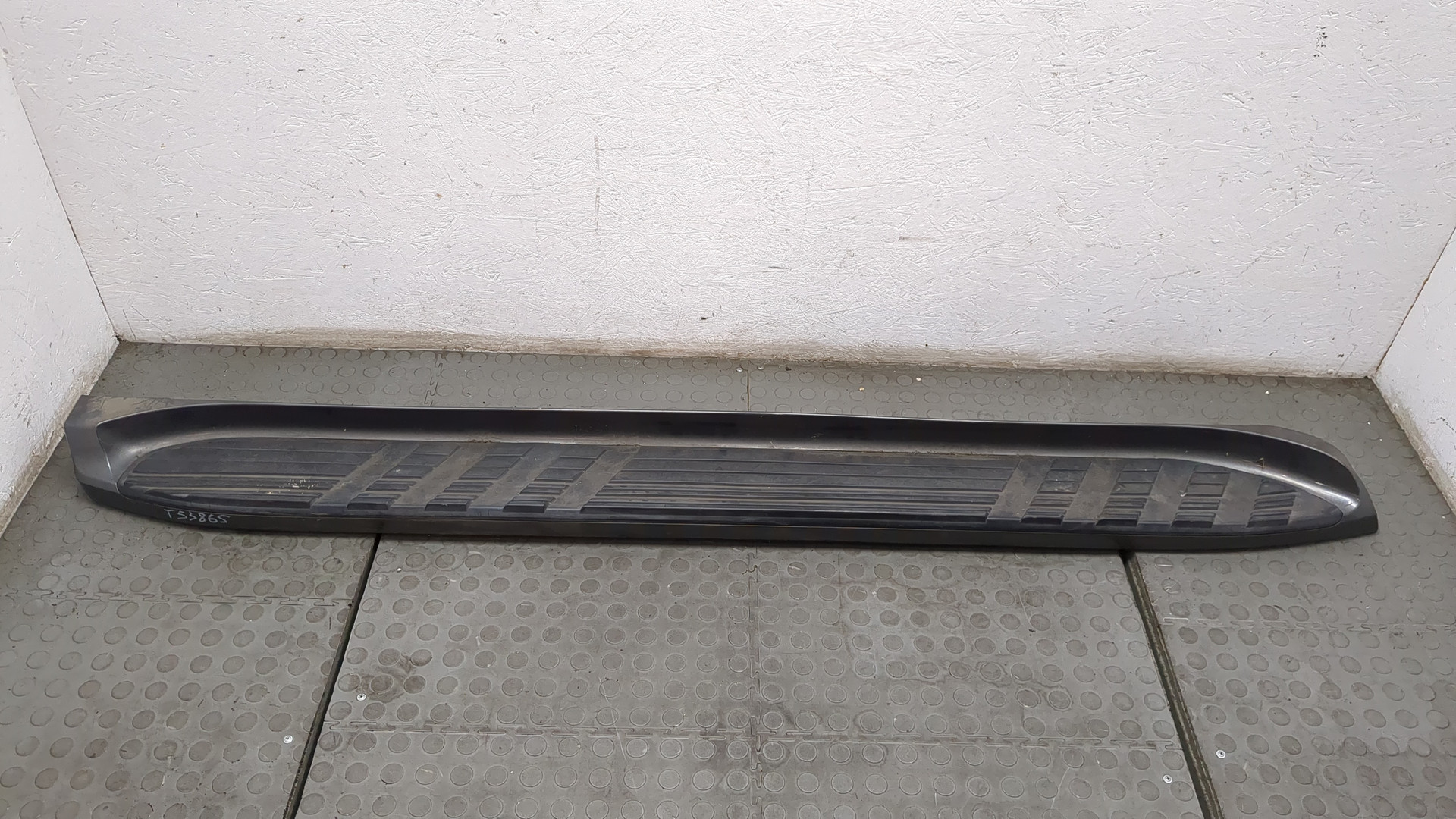 Подножка правая