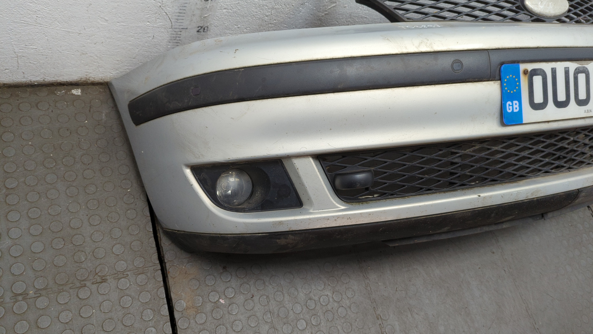 Бампер передний