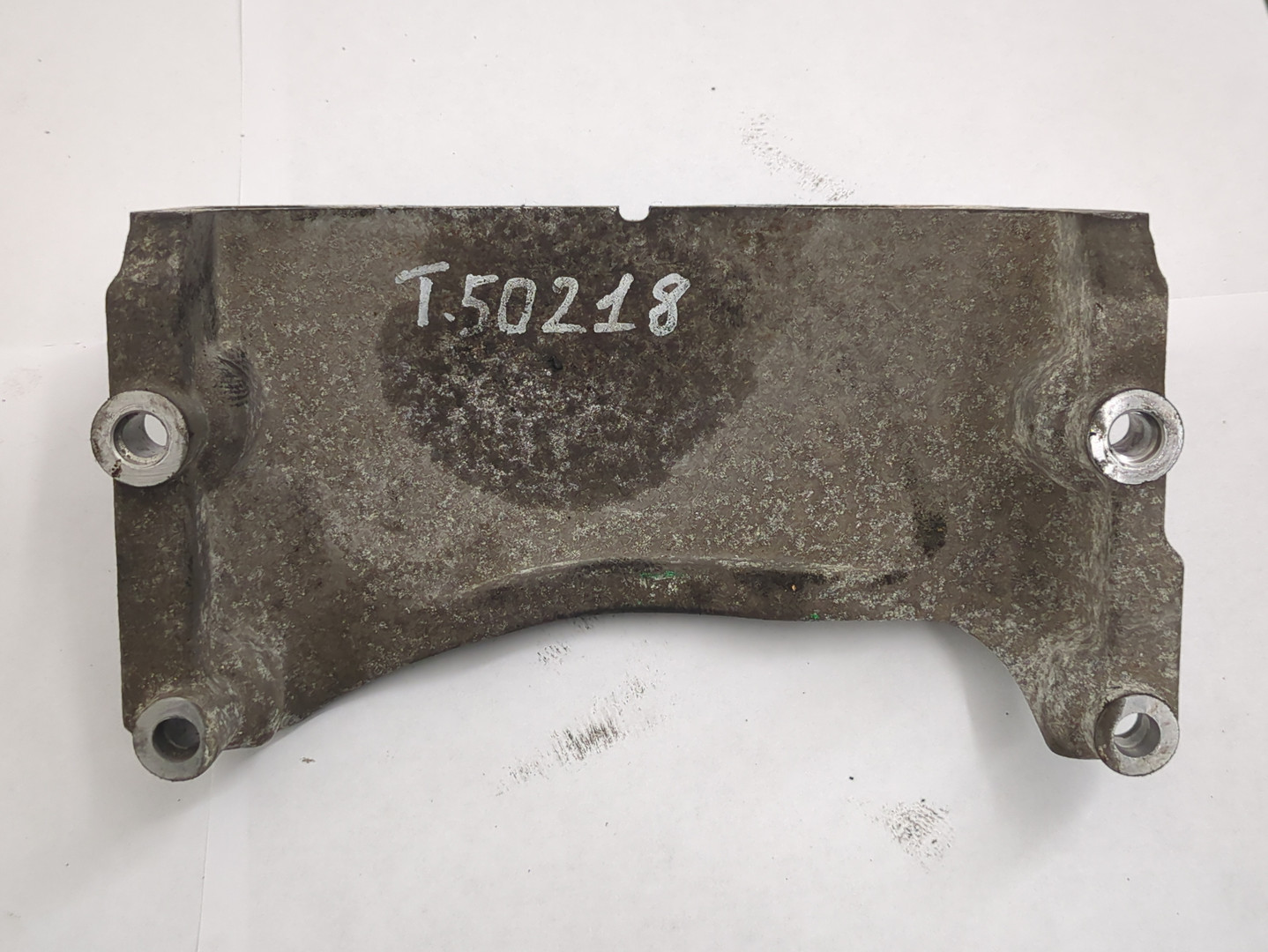 Кронштейн двигателя