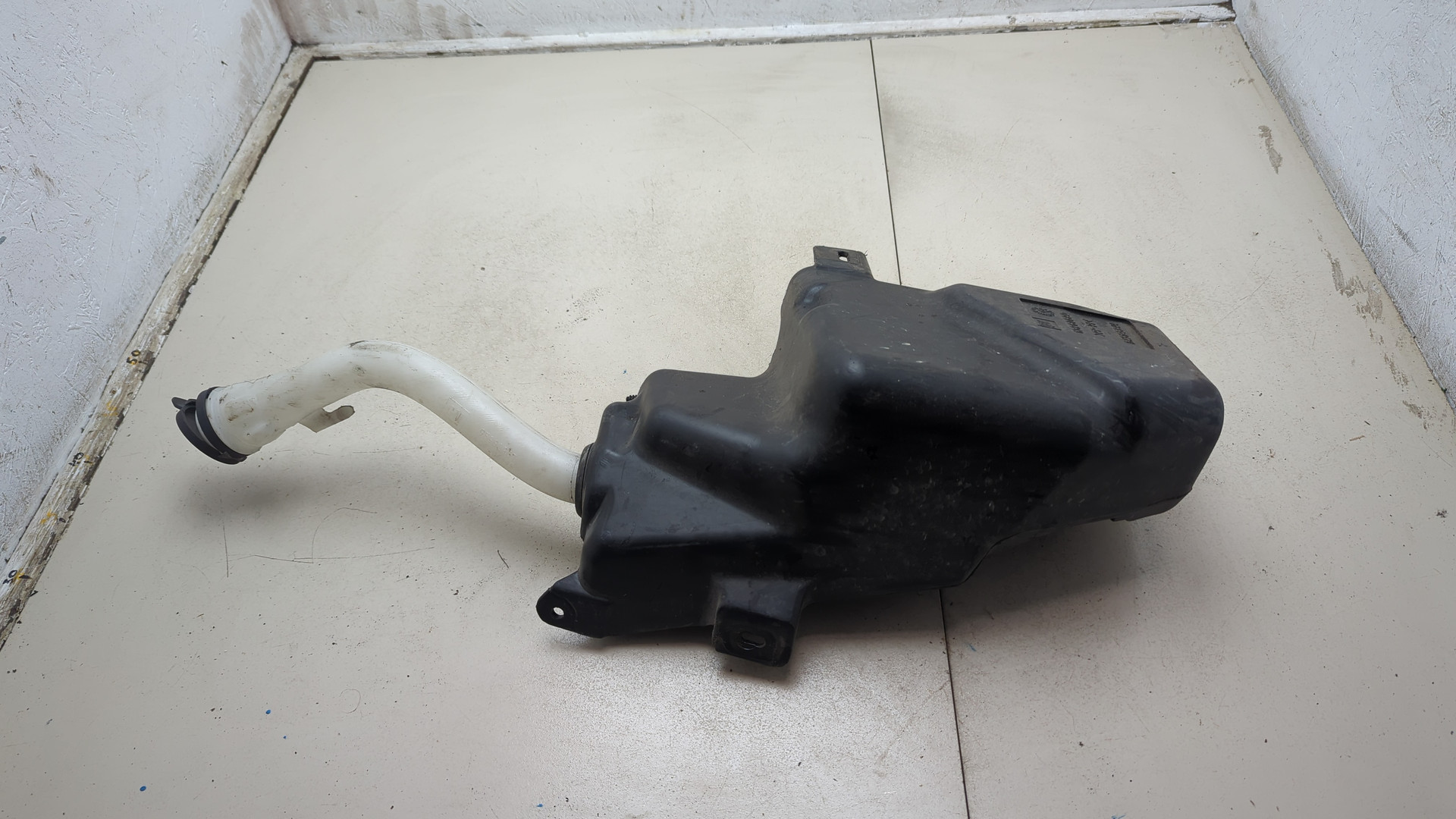 Бачок омывателя лобового стекла