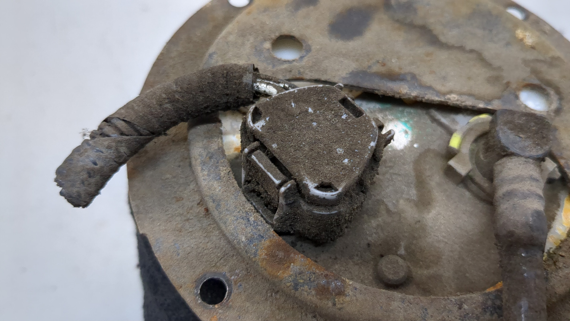 Насос топливный электрический