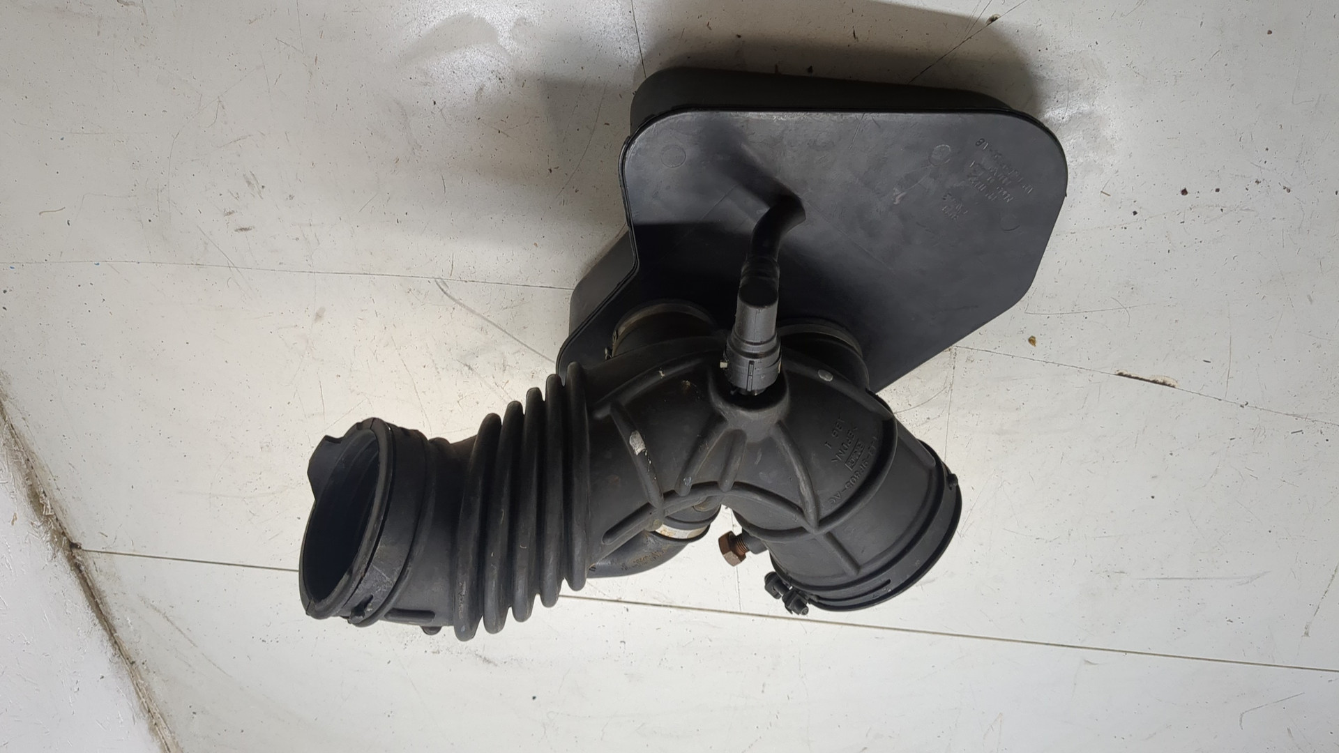 Патрубок воздушного фильтра