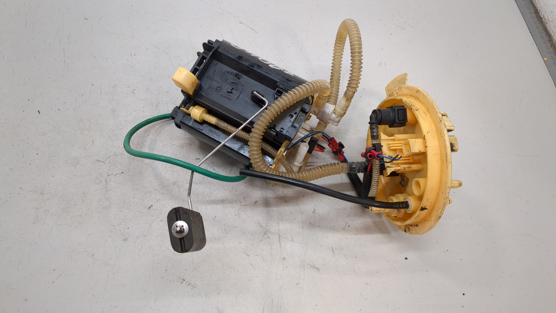 Насос топливный электрический