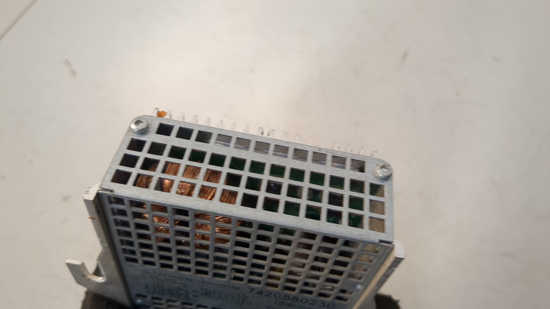 Преобразователь напряжения (адаптер)