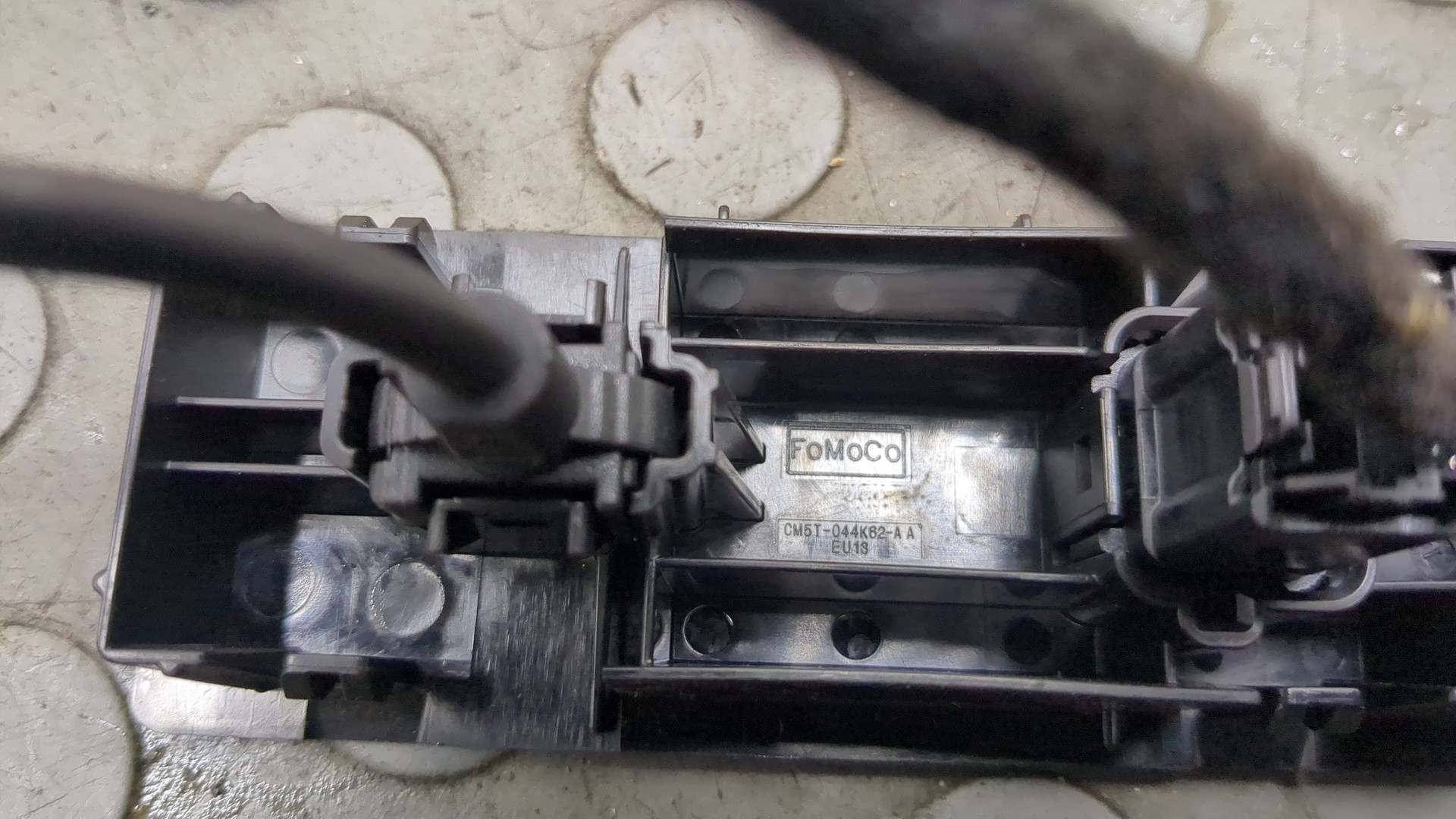 Гнездо AUX / USB IN