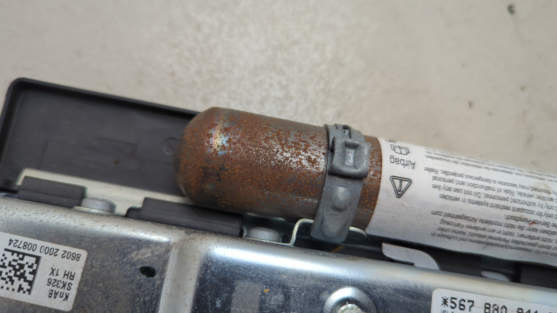 Подушка безопасности нижняя (для колен)