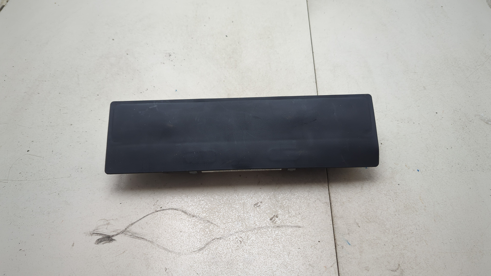 Подушка безопасности нижняя (для колен)