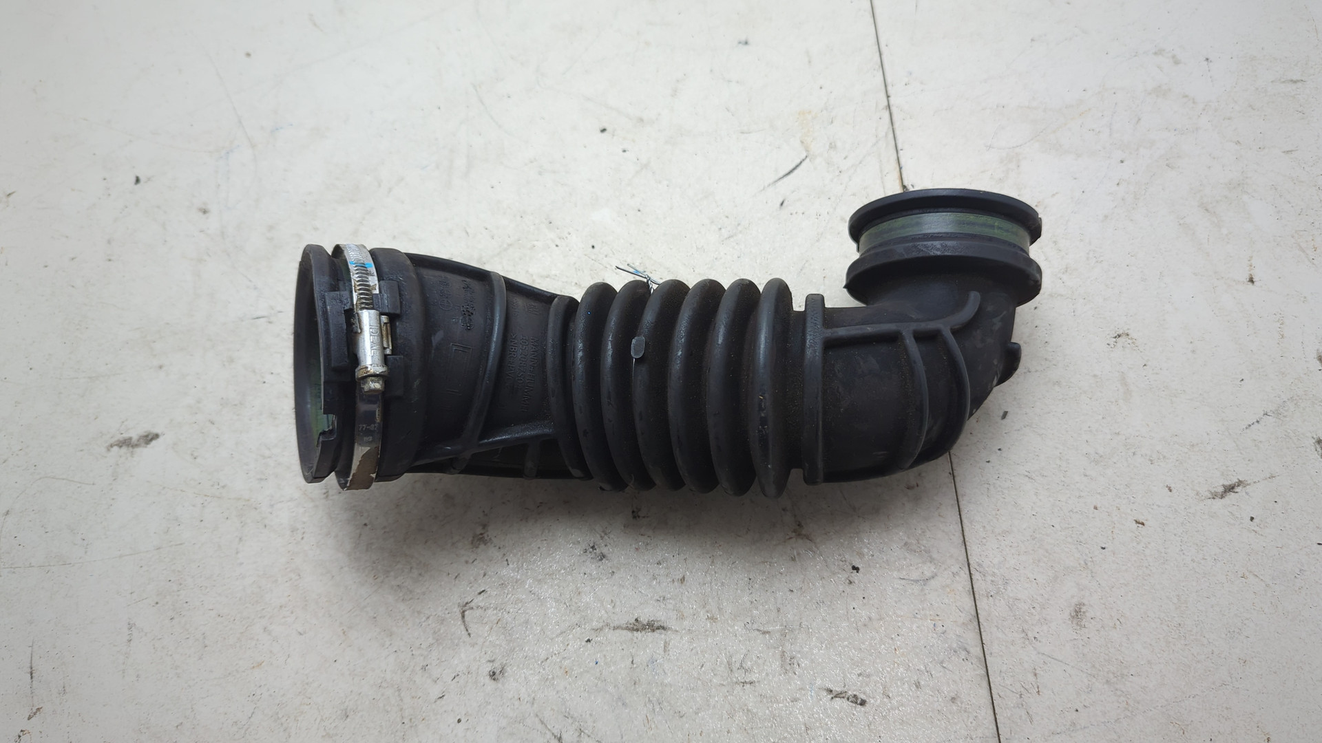 Патрубок воздушного фильтра