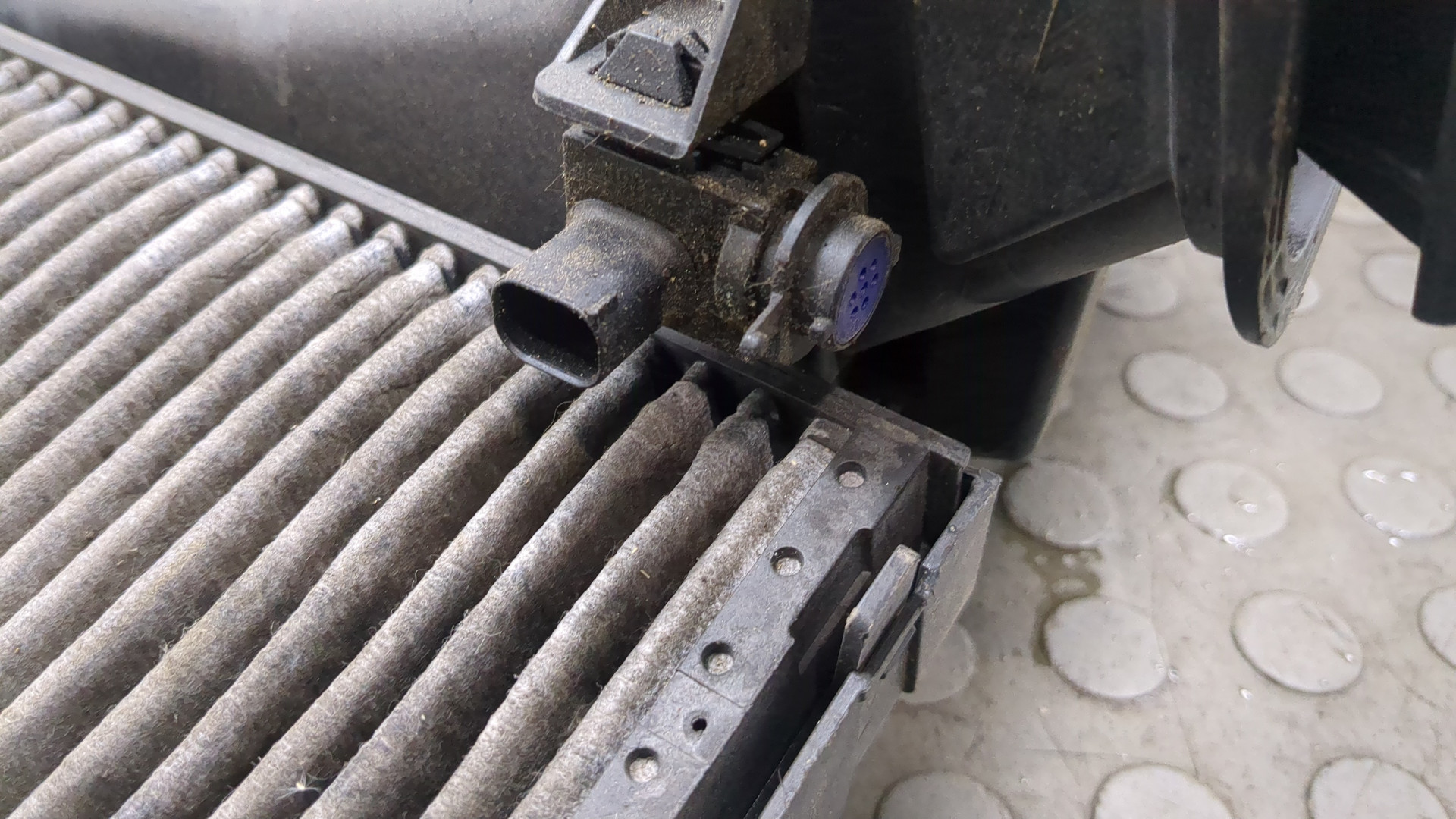 Корпус салонного фильтра