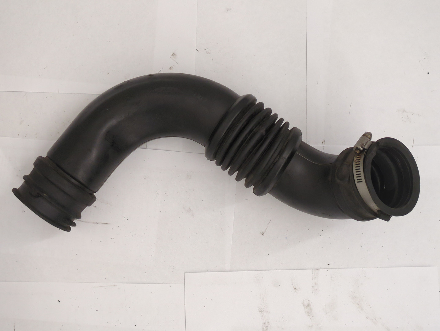 Патрубок воздушного фильтра